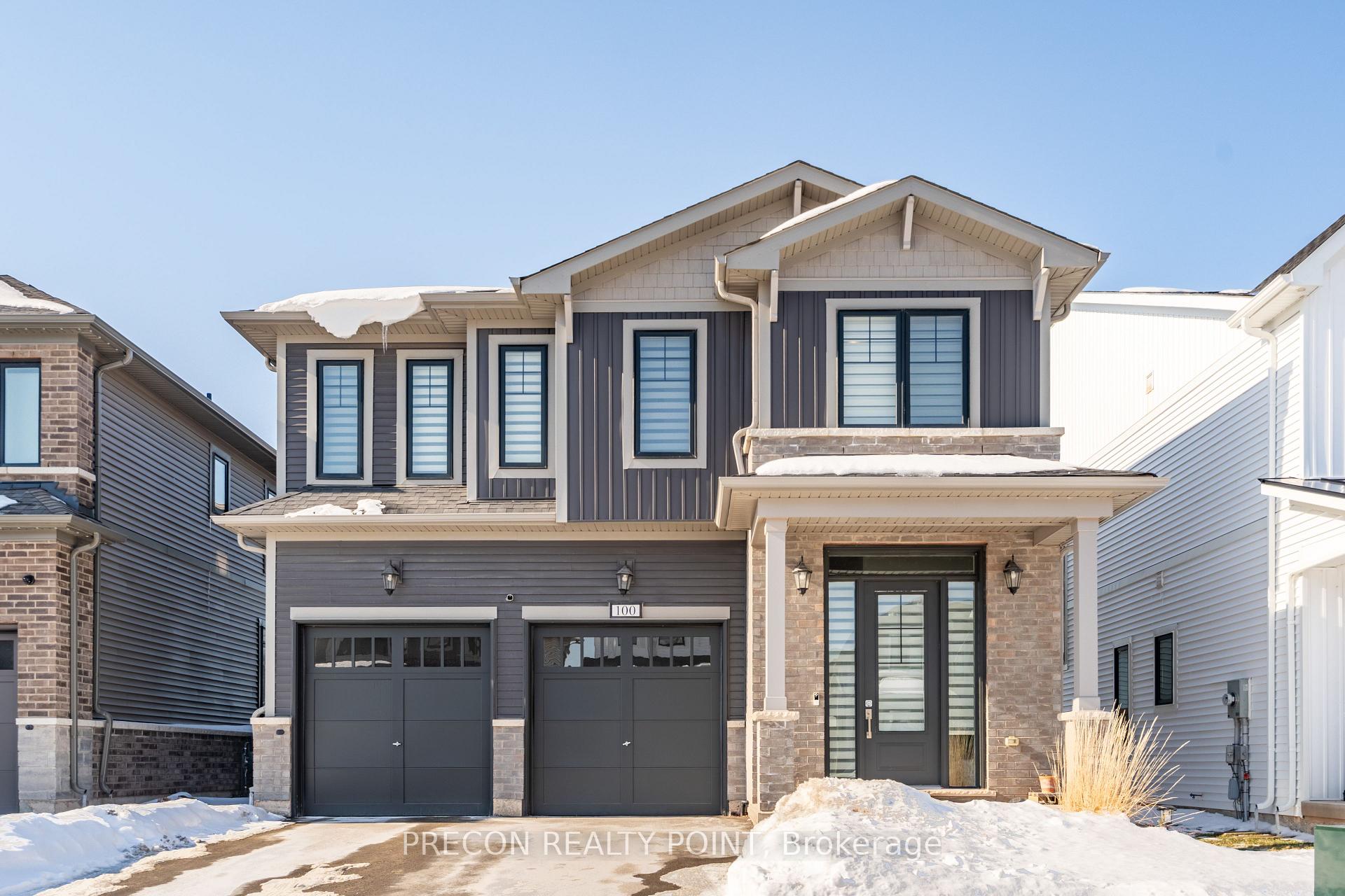 Front of 100 Starfire Crescent