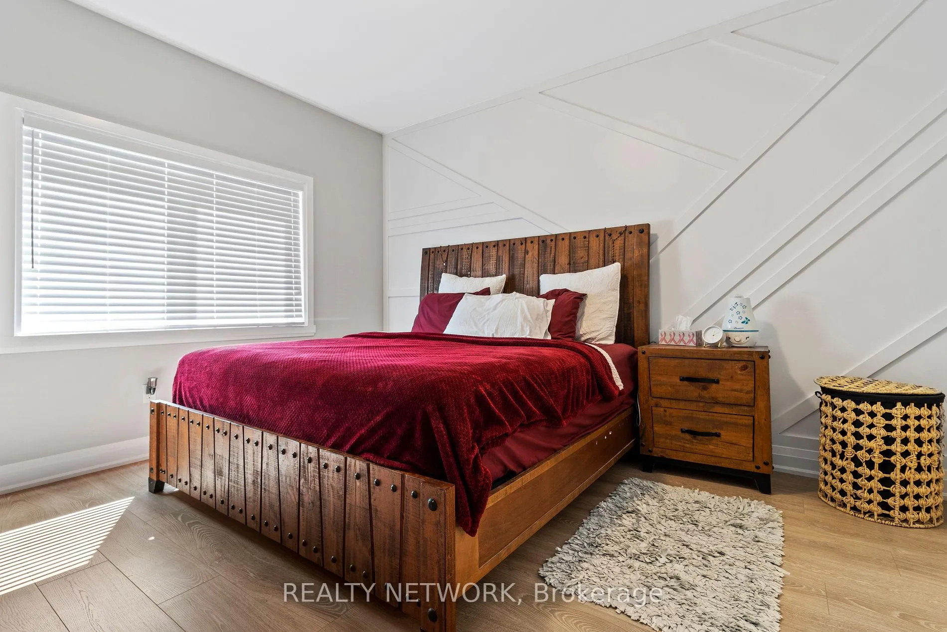 Photo 17 of 24 Tamarack Way, Norfolk, Simcoe — HOMEH