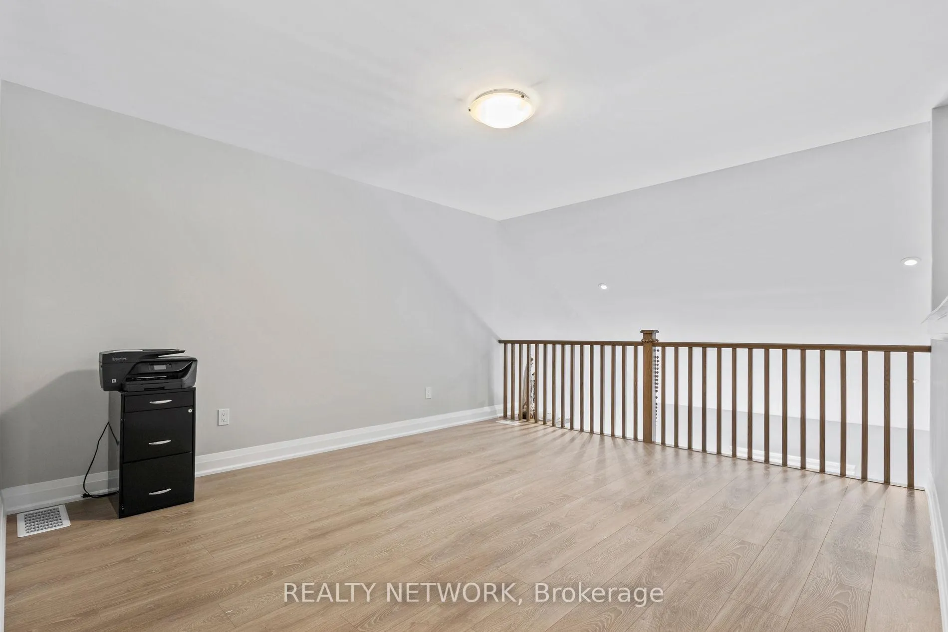 Photo 22 of 24 Tamarack Way, Norfolk, Simcoe — HOMEH
