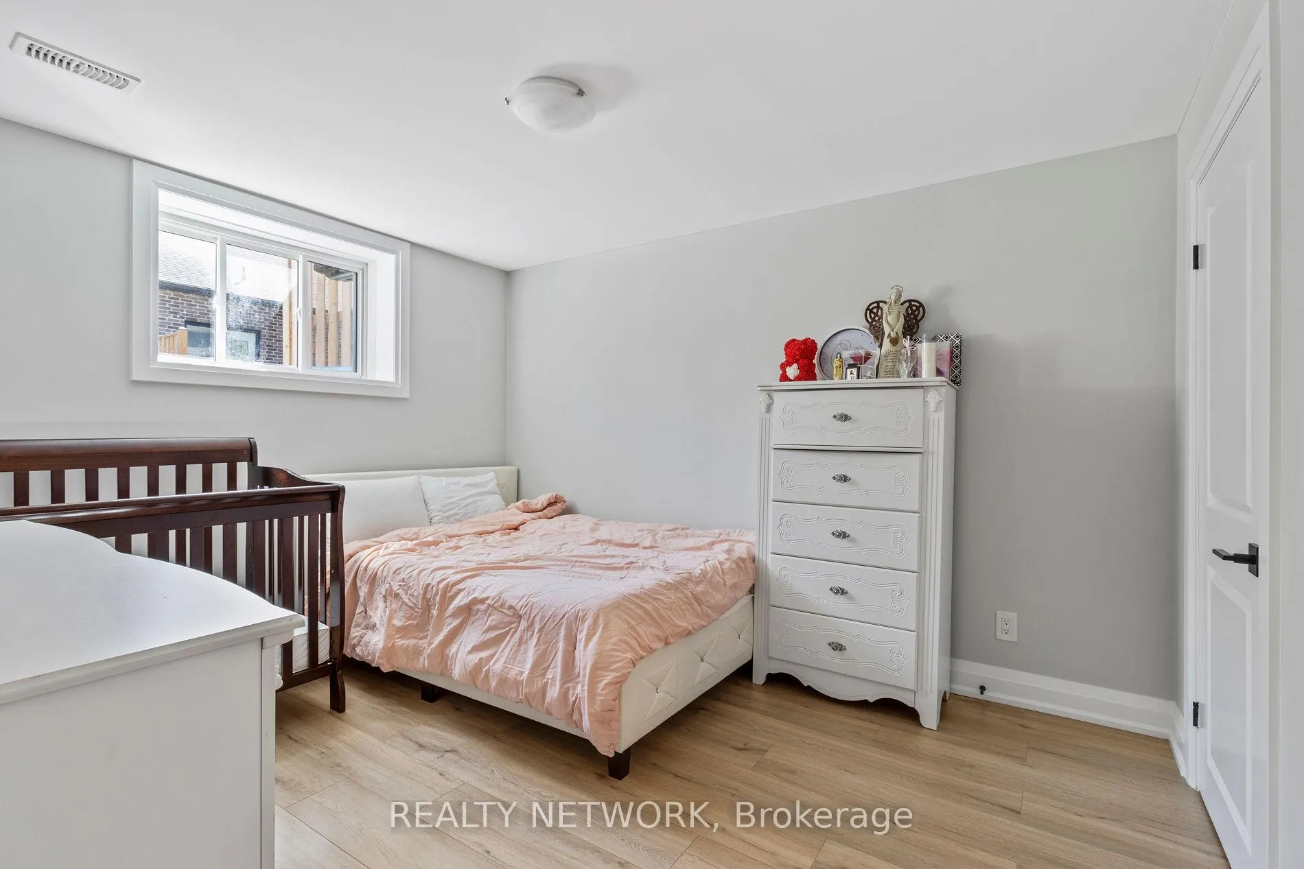 Photo 31 of 24 Tamarack Way, Norfolk, Simcoe — HOMEH