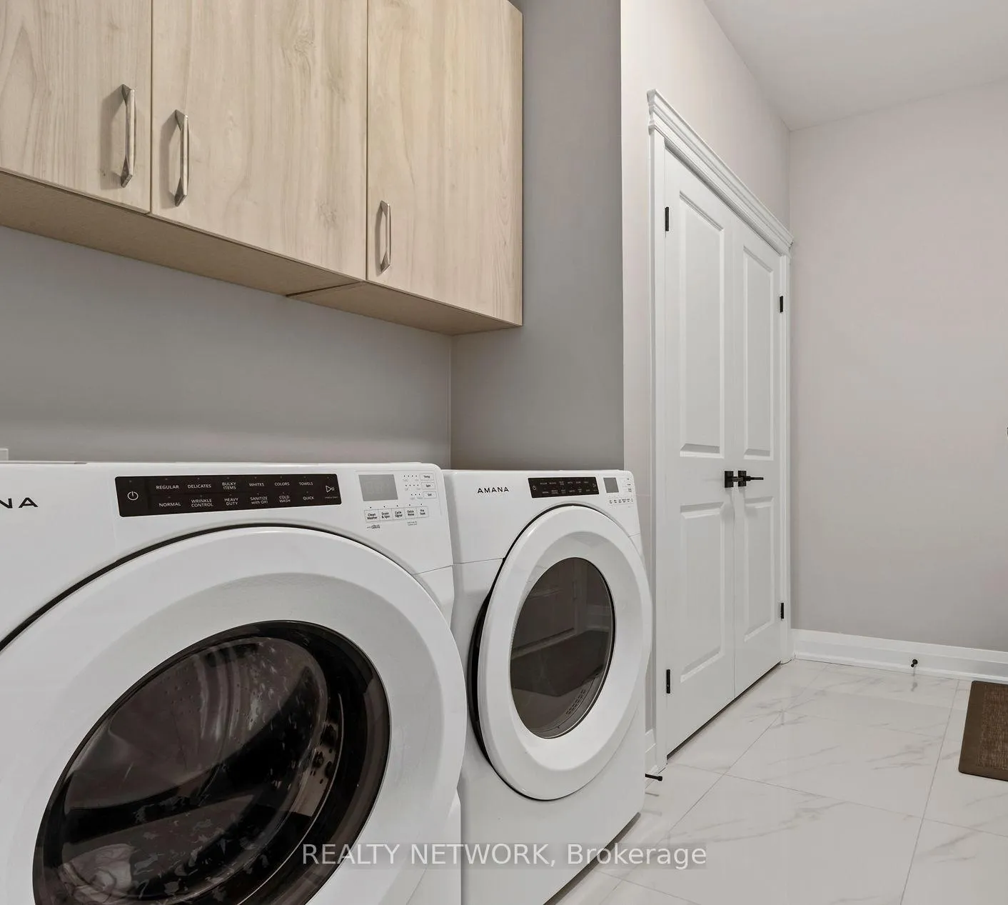 Photo 34 of 24 Tamarack Way, Norfolk, Simcoe — HOMEH