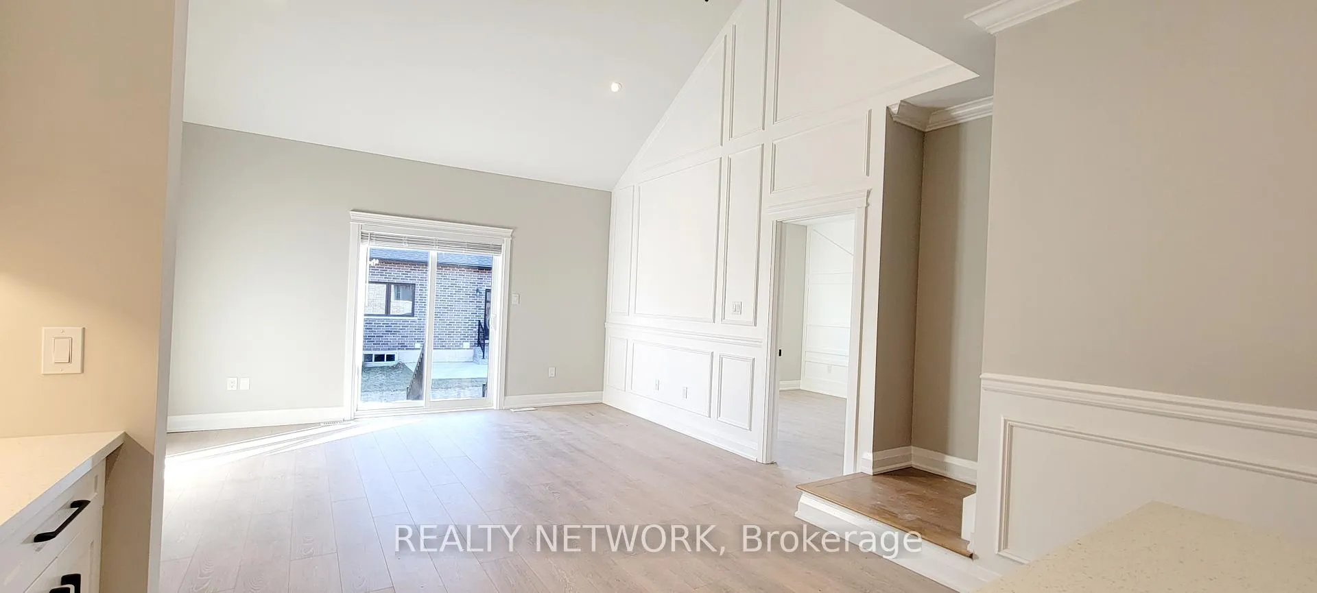 Photo 37 of 24 Tamarack Way, Norfolk, Simcoe — HOMEH
