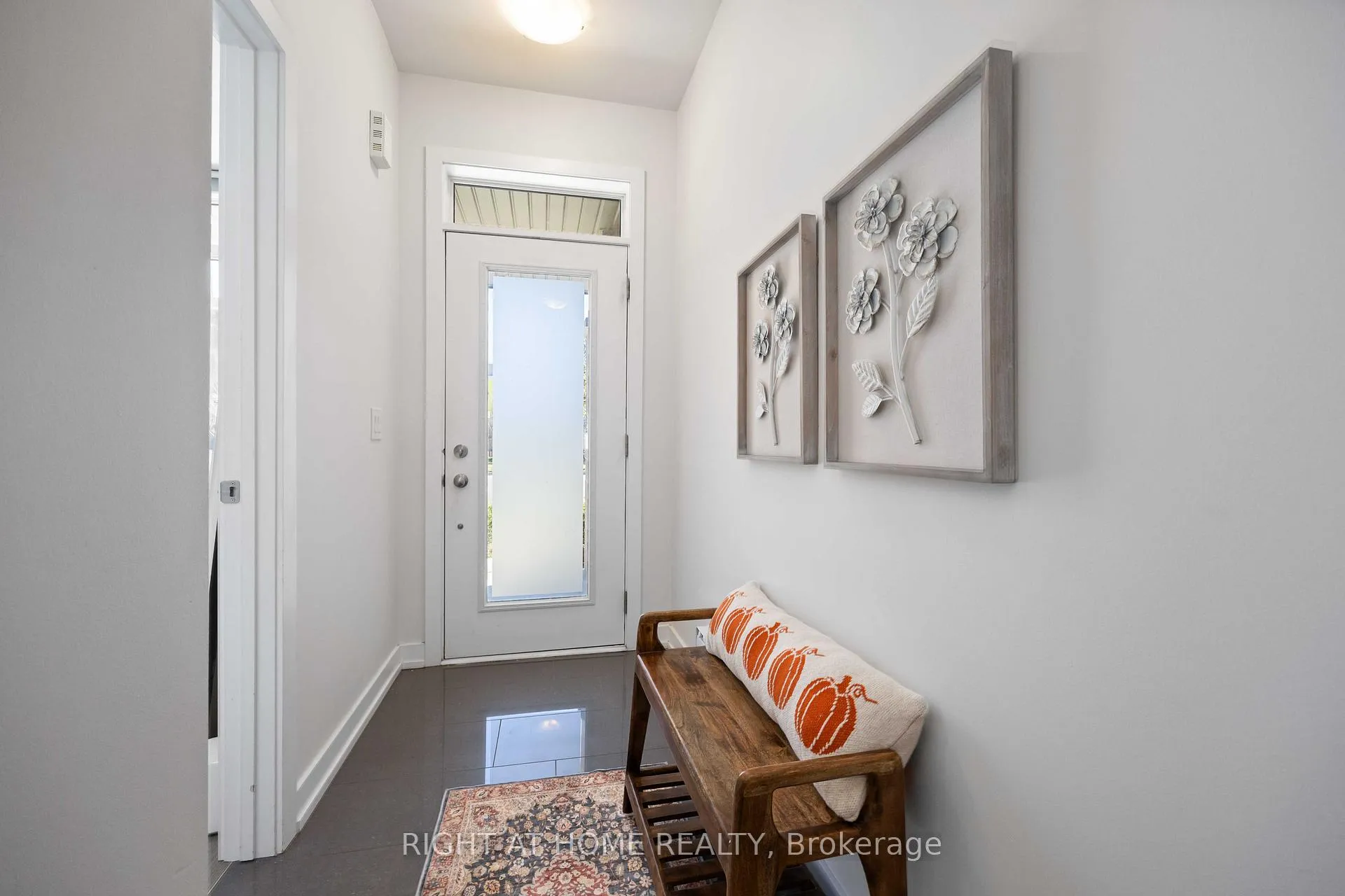 Photo 3 of 50 Troon Avenue, Vaughan, Rural Vaughan — HOMEH