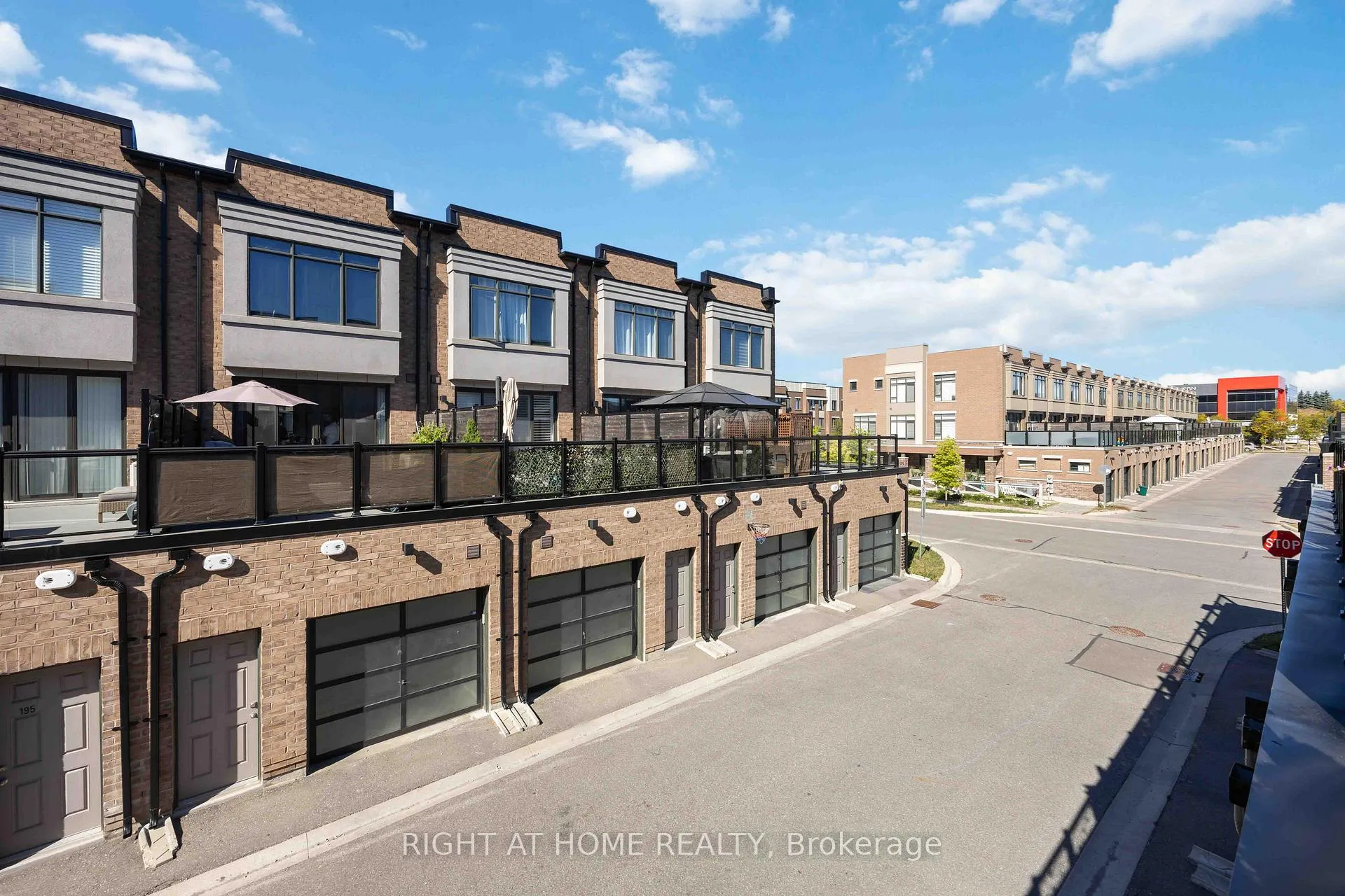 Photo 26 of 50 Troon Avenue, Vaughan, Rural Vaughan — HOMEH