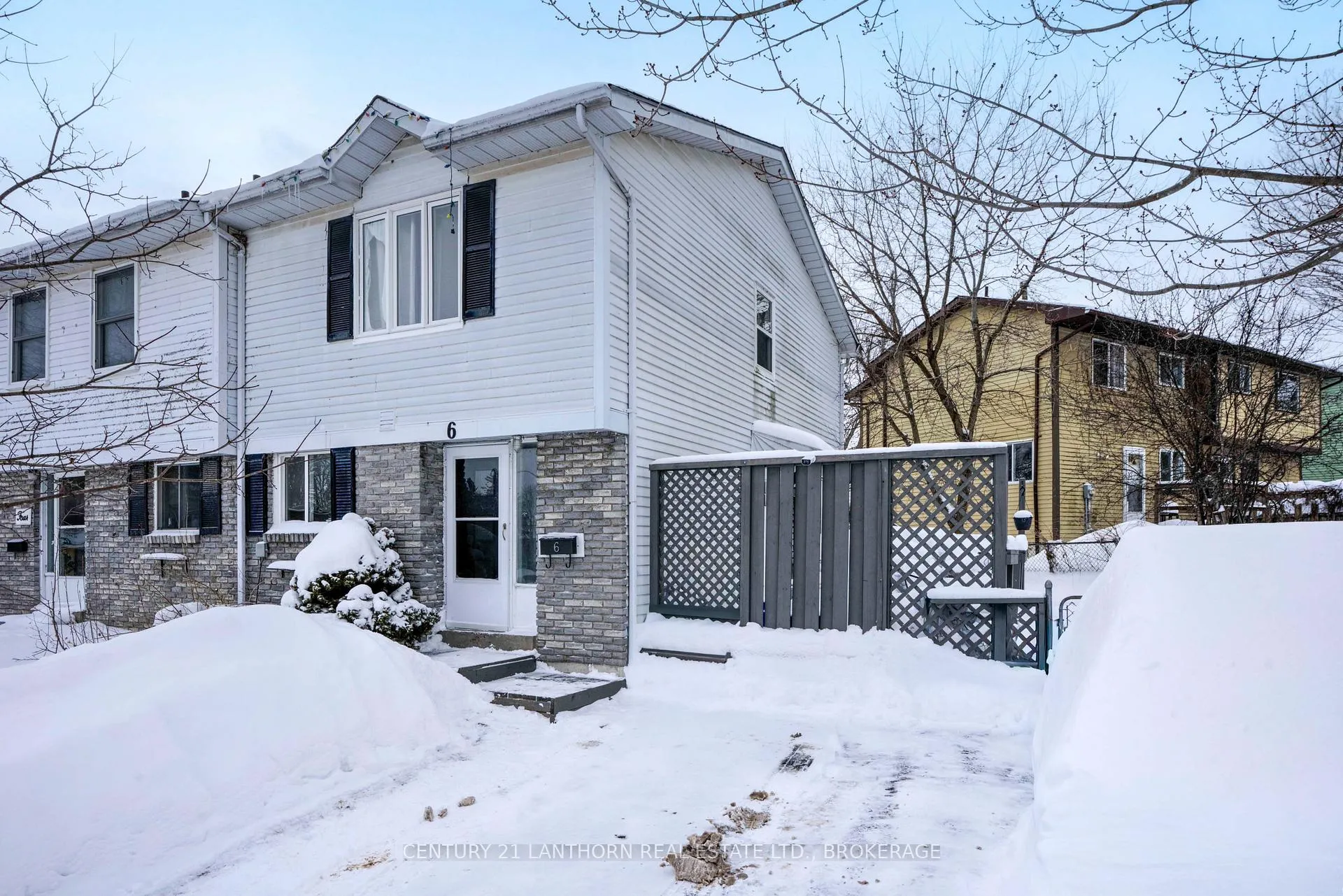 Photo 2 of 6 Woodstone Crescent, Kingston, Central City West — HOMEH