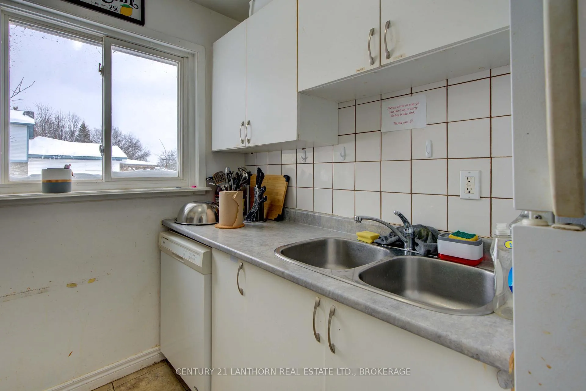 Photo 8 of 6 Woodstone Crescent, Kingston, Central City West — HOMEH