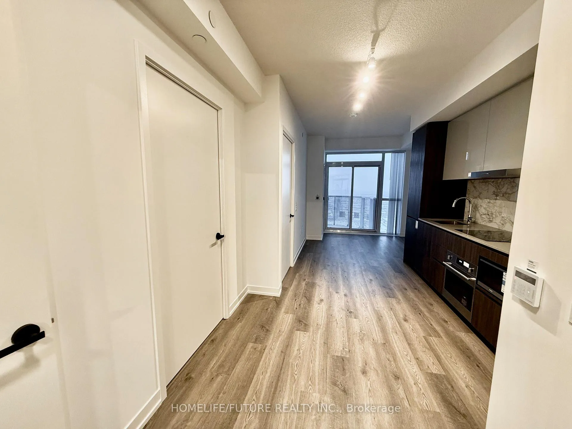 Photo 3 of Unit 5708, 8 Interchange Way, Vaughan, Vaughan Corporate Centre — HOMEH
