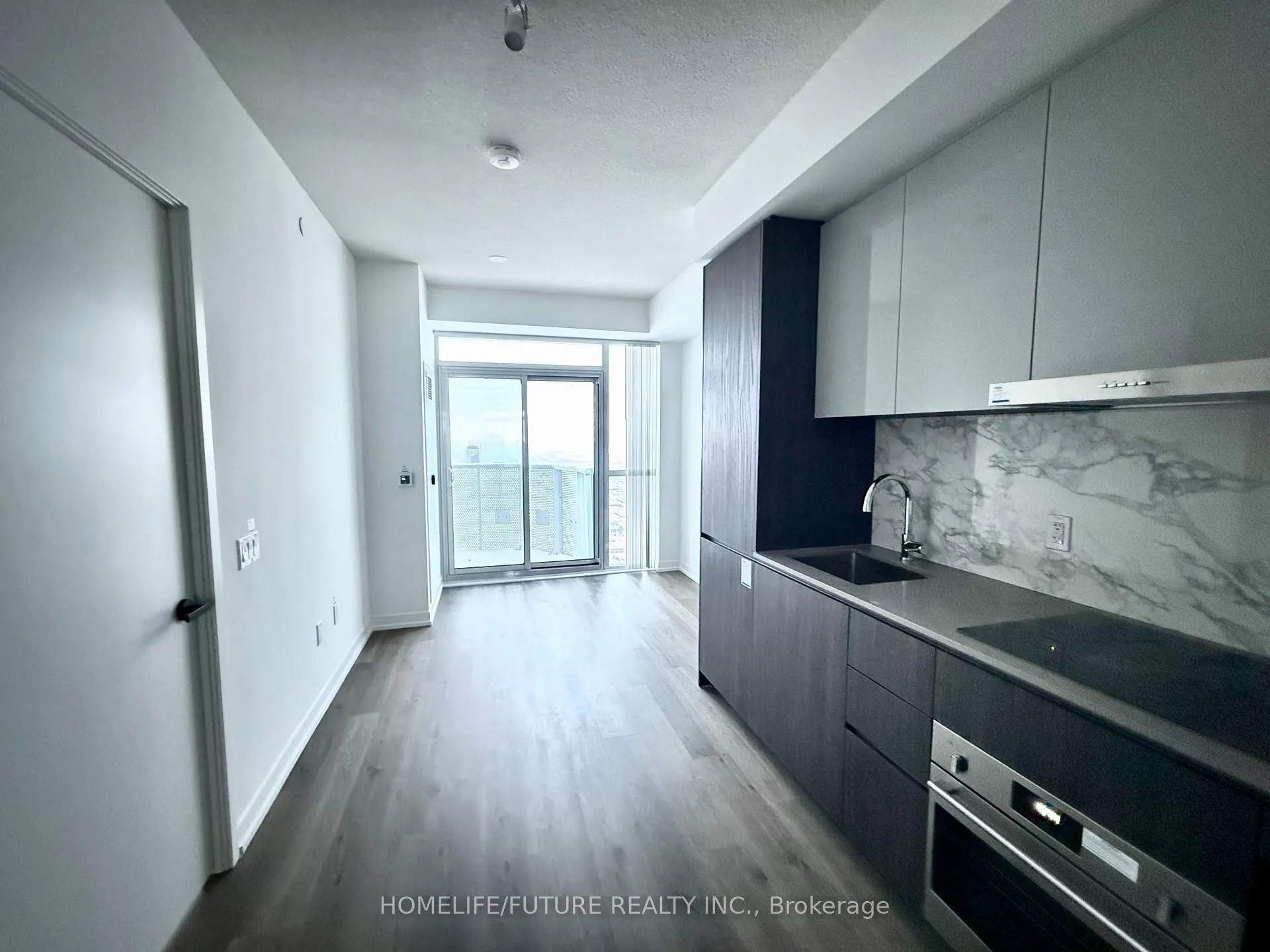 Photo 4 of Unit 5708, 8 Interchange Way, Vaughan, Vaughan Corporate Centre — HOMEH