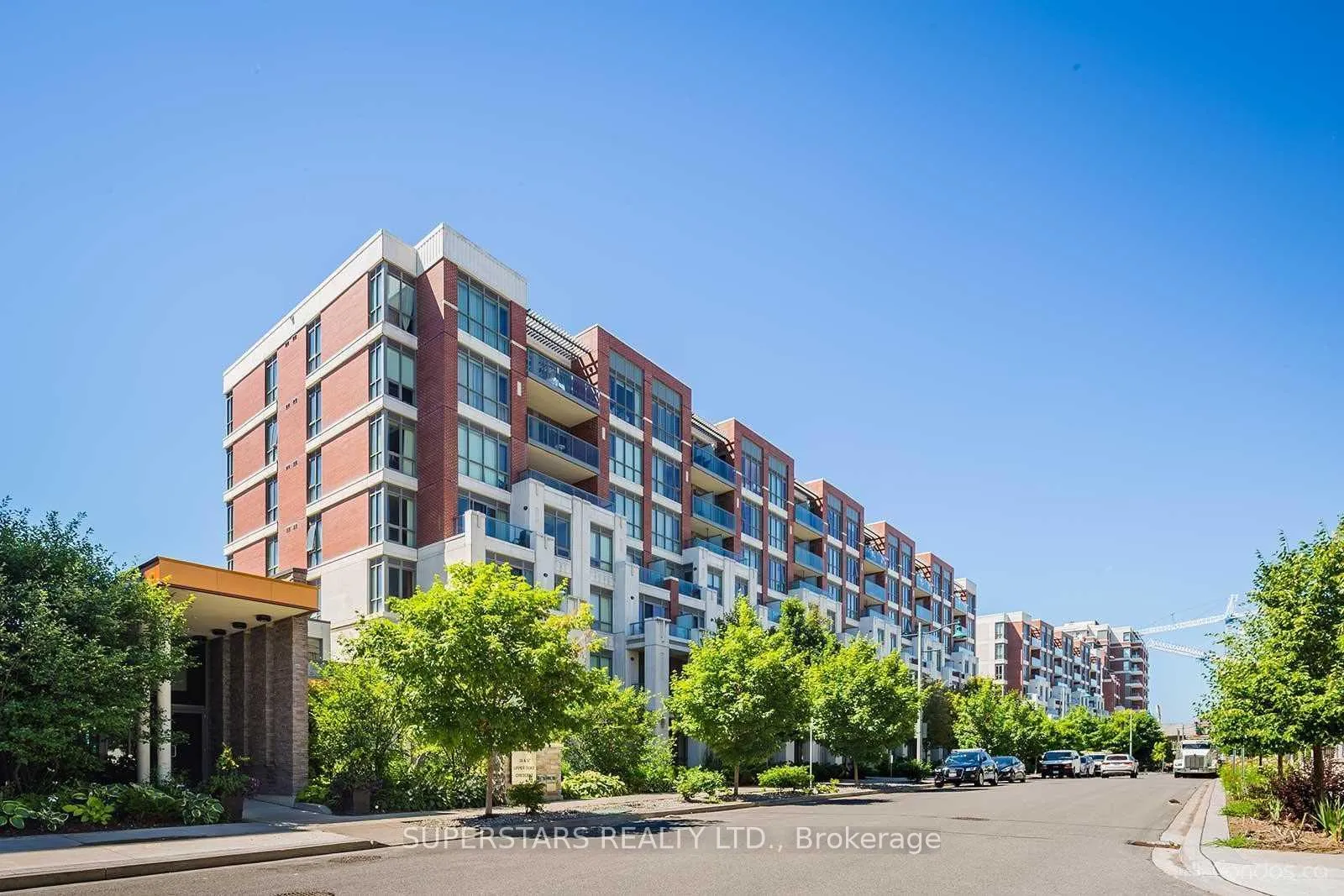 Front of Unit 502C, 39 Upper Duke Crescent
