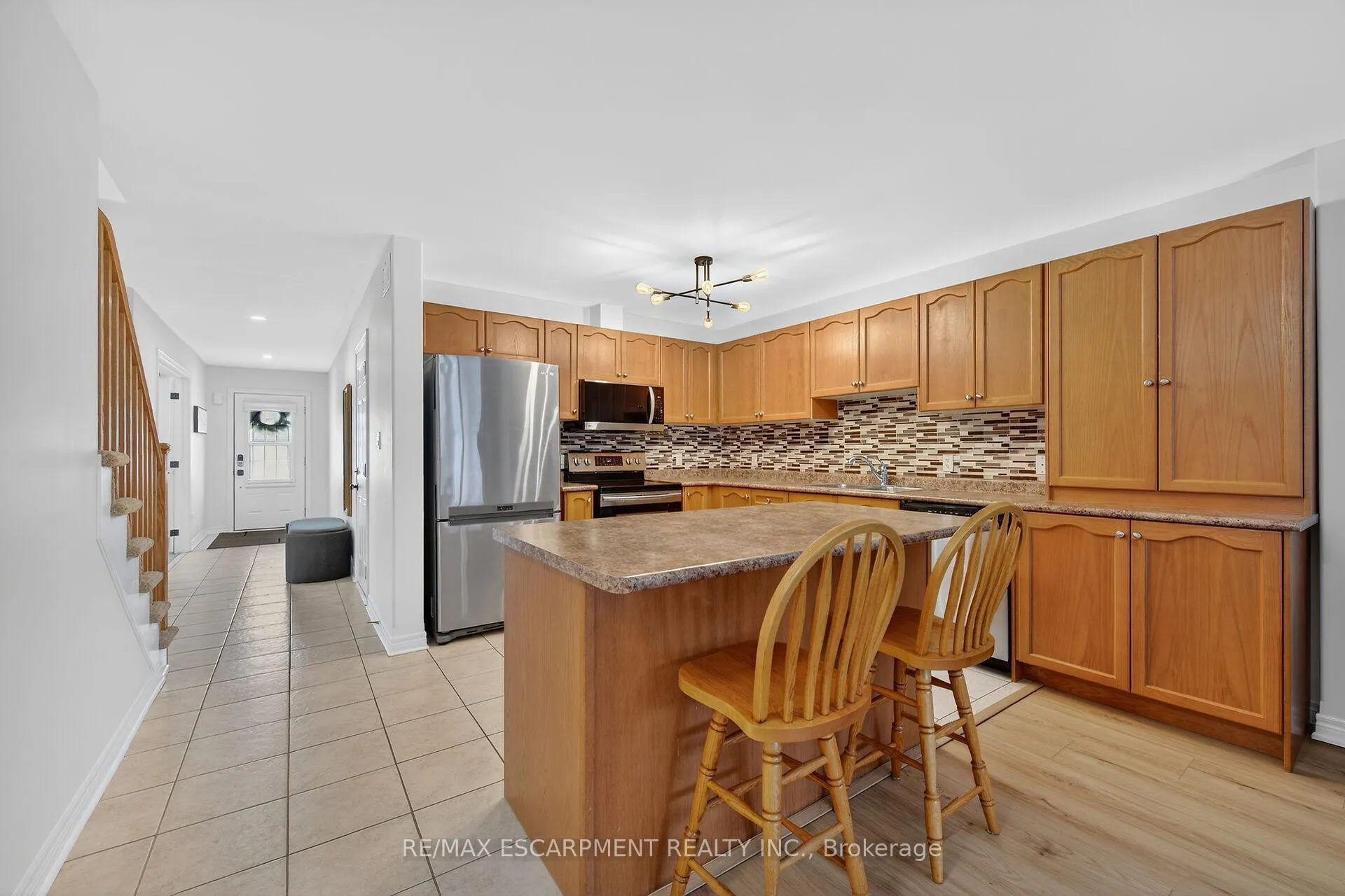 Photo 5 of 9 Chicory Crescent, St. Catharines, Haig — HOMEH
