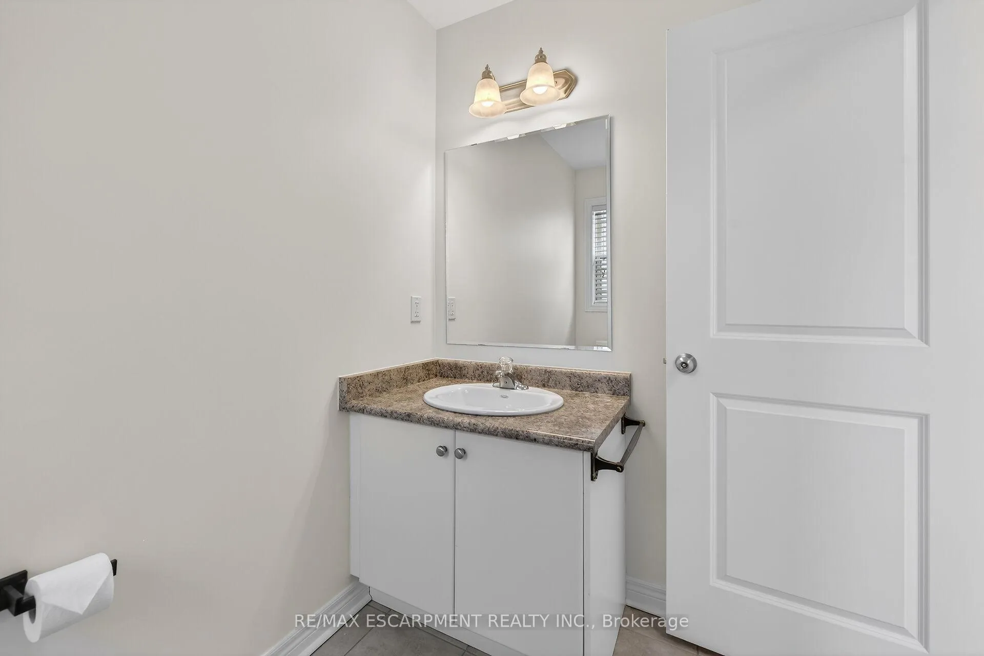Photo 25 of 9 Chicory Crescent, St. Catharines, Haig — HOMEH