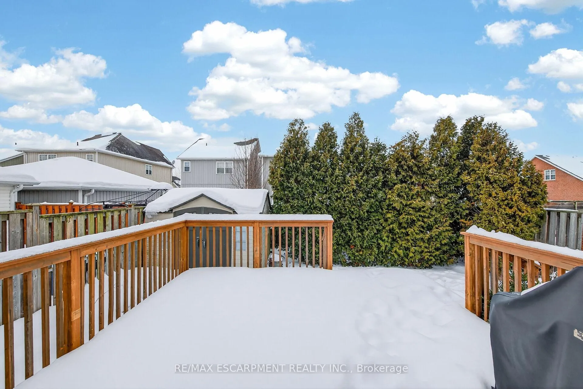 Photo 31 of 9 Chicory Crescent, St. Catharines, Haig — HOMEH