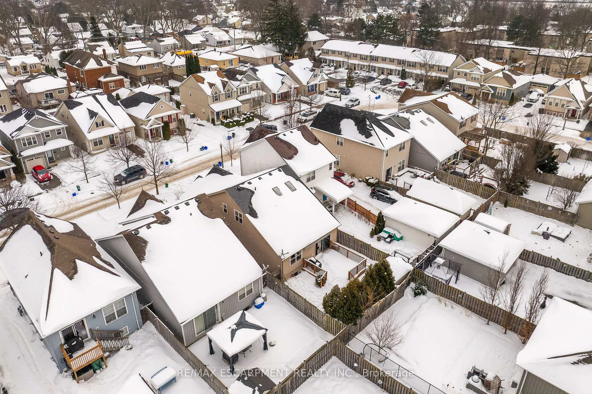 Photo 34 of 9 Chicory Crescent, St. Catharines, Haig — HOMEH