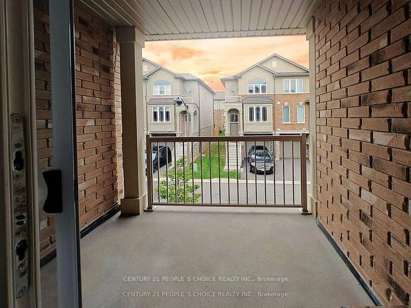 Photo 20 of 21 Aqua Lane, Hamilton, Rural Glanbrook — HOMEH