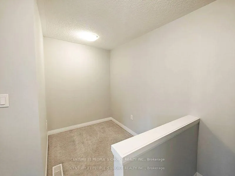 Photo 31 of 21 Aqua Lane, Hamilton, Rural Glanbrook — HOMEH