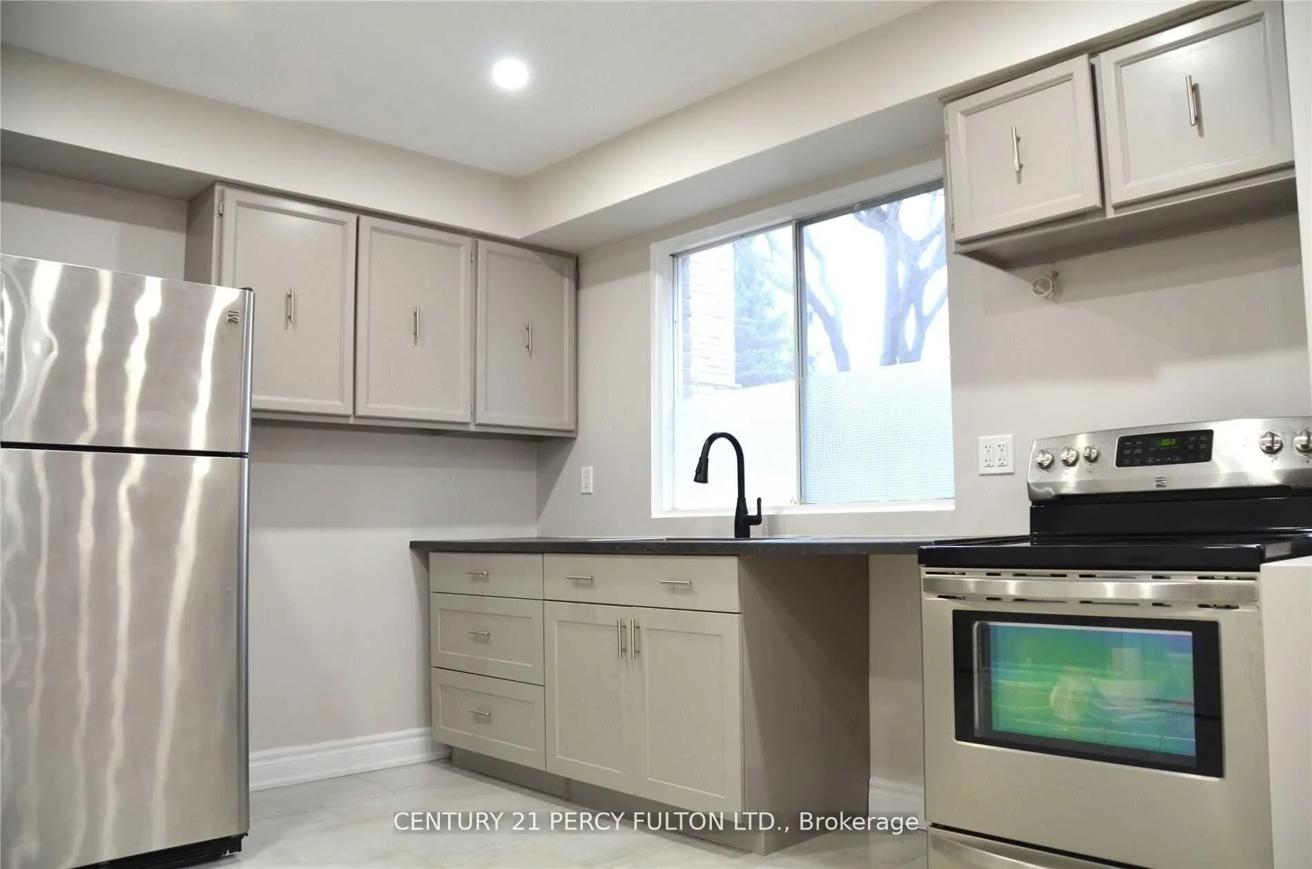 Photo 3 of 26 Lady Fern Way, Markham, Legacy — HOMEH
