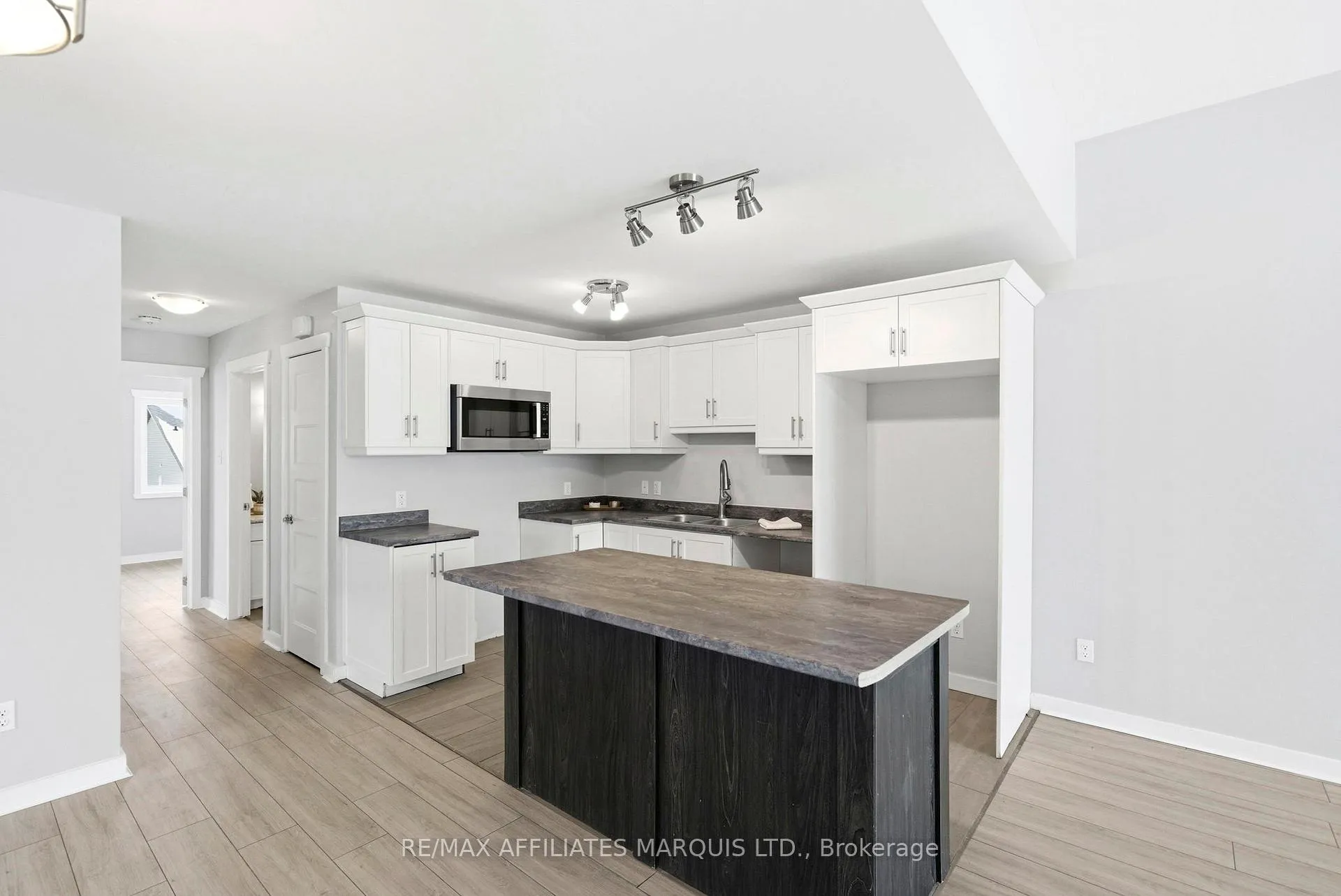 Photo 10 of 92 Butternut Drive, Cornwall — HOMEH