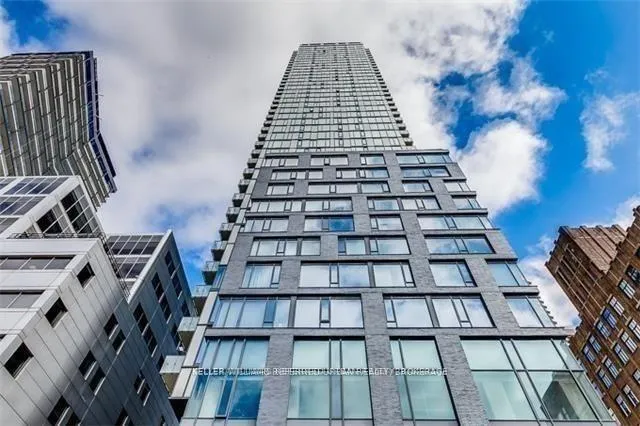 Front of Unit 1502, 101 Peter Street