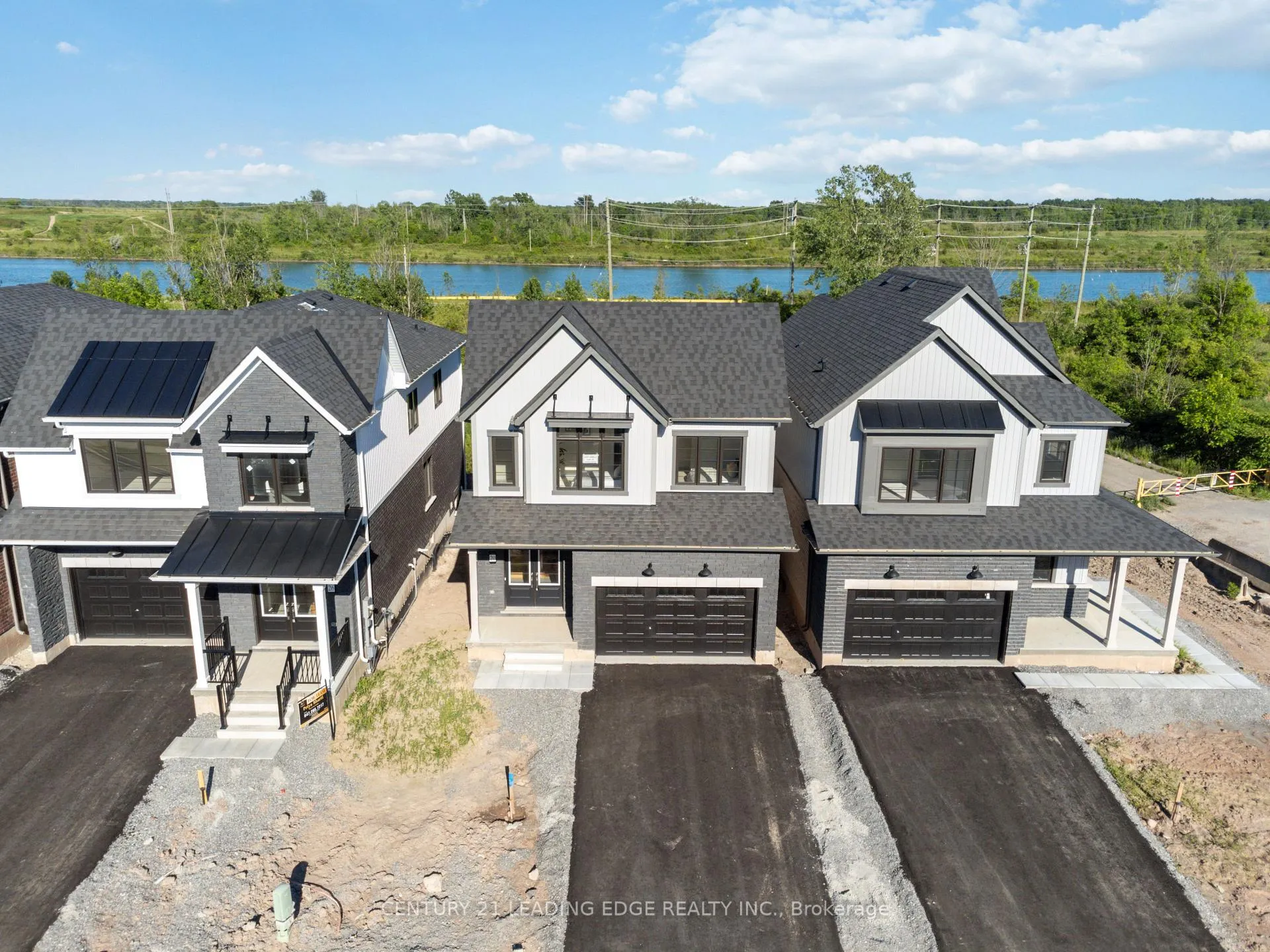 Photo 1 of 20 Aviron Crescent, Welland, Dain City — HOMEH
