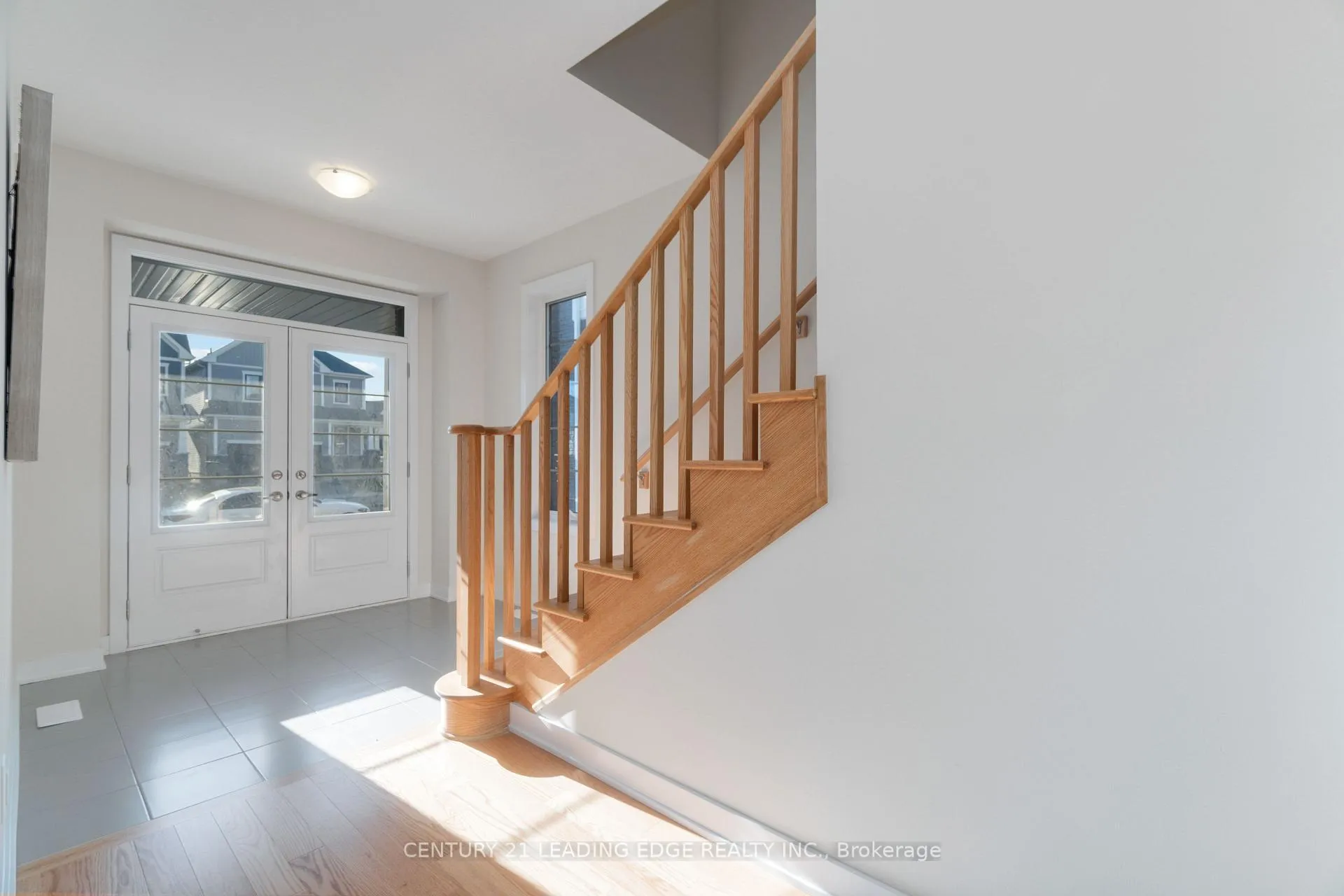 Photo 9 of 20 Aviron Crescent, Welland, Dain City — HOMEH