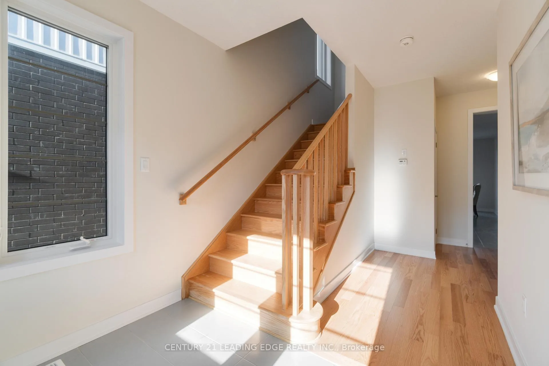 Photo 10 of 20 Aviron Crescent, Welland, Dain City — HOMEH