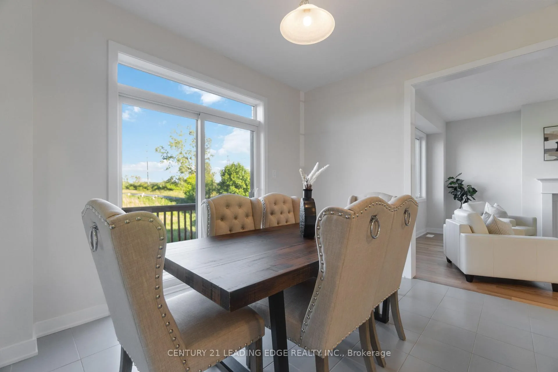 Photo 21 of 20 Aviron Crescent, Welland, Dain City — HOMEH