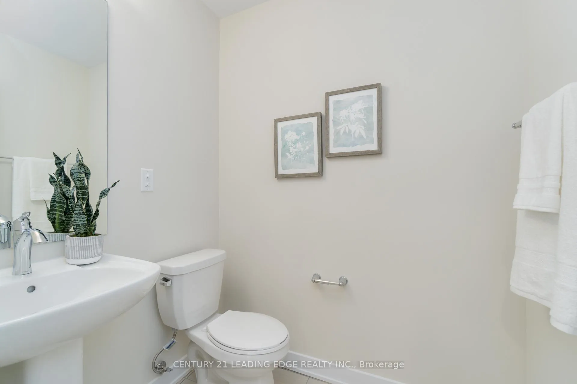 Photo 24 of 20 Aviron Crescent, Welland, Dain City — HOMEH