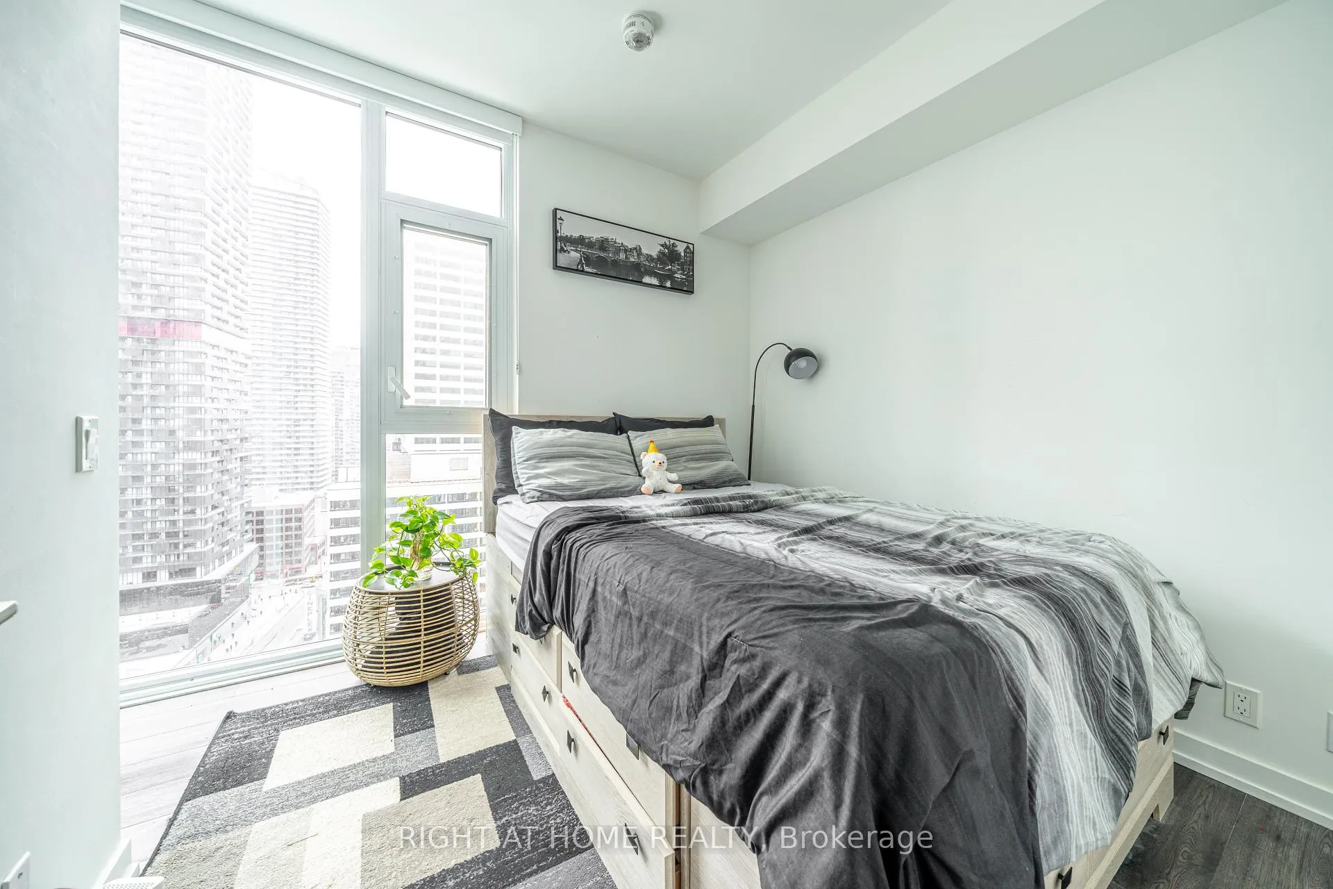 Photo 12 of Unit 1806, 33 Helendale Avenue, Toronto, Yonge-Eglinton — HOMEH