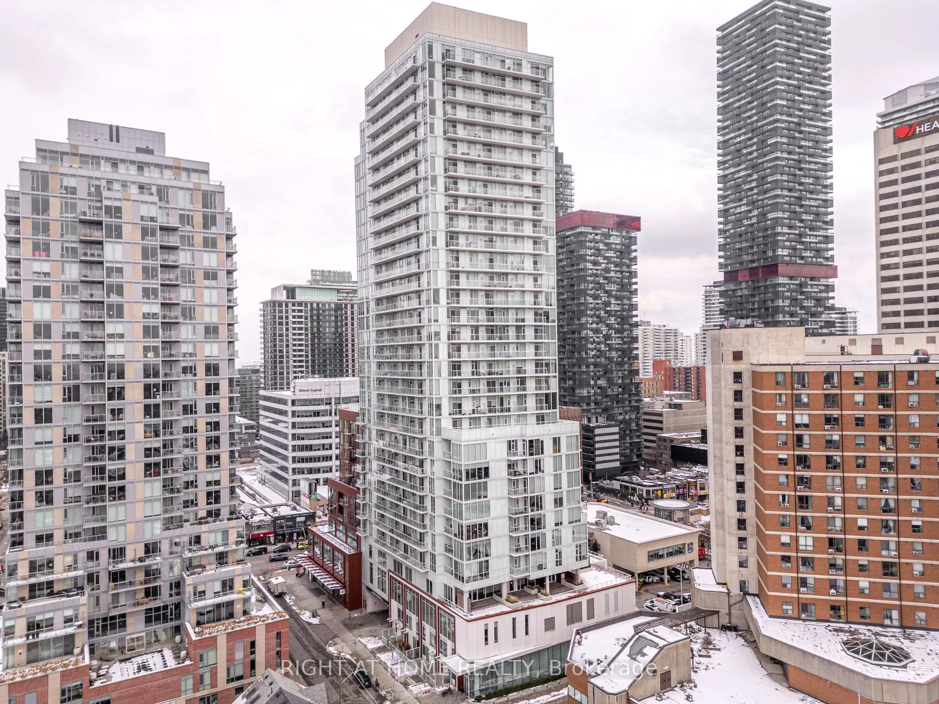 Photo 18 of Unit 1806, 33 Helendale Avenue, Toronto, Yonge-Eglinton — HOMEH