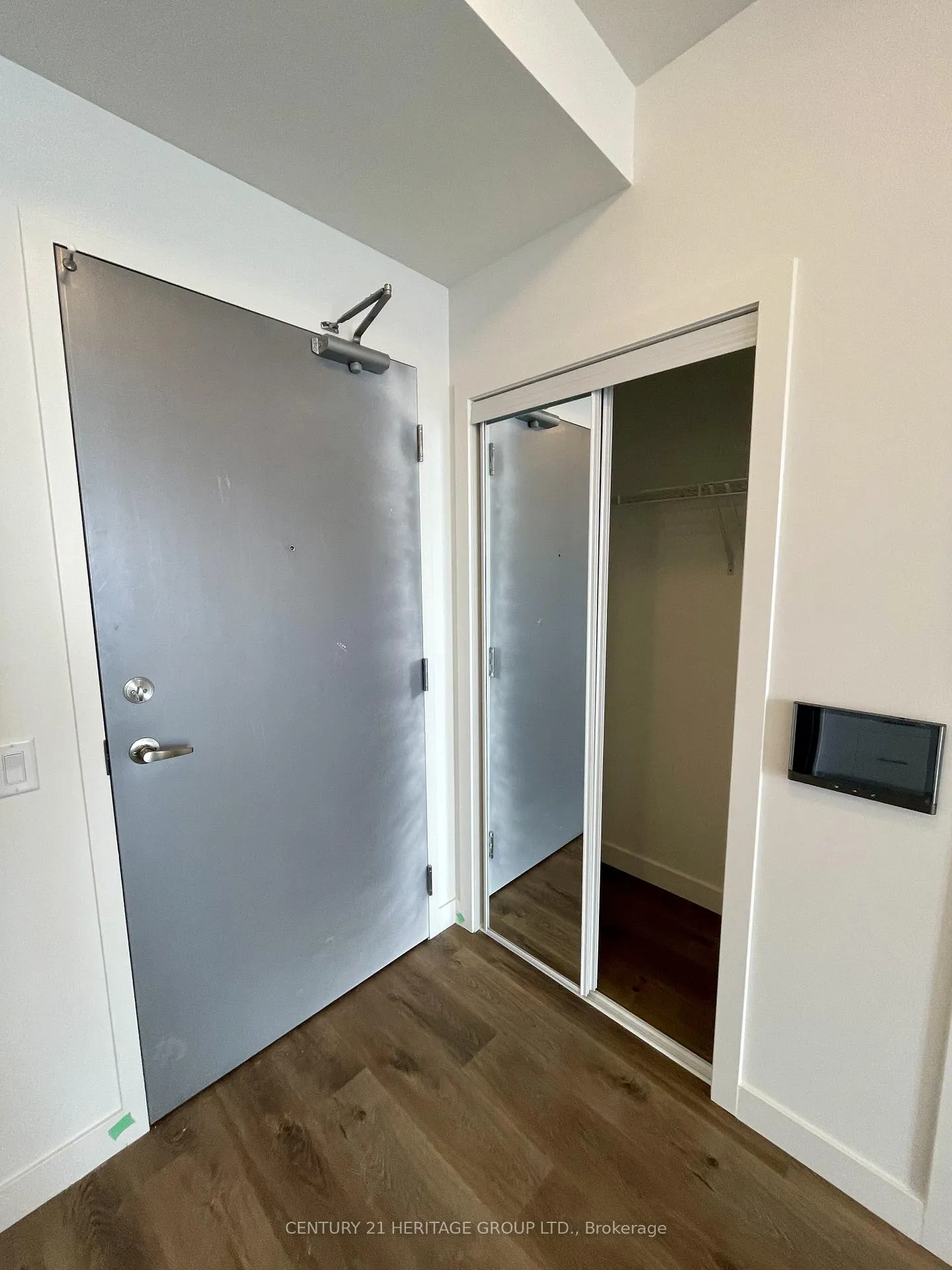Photo 1 of Unit 914, 461 Green Road, Hamilton, Lakeshore — HOMEH