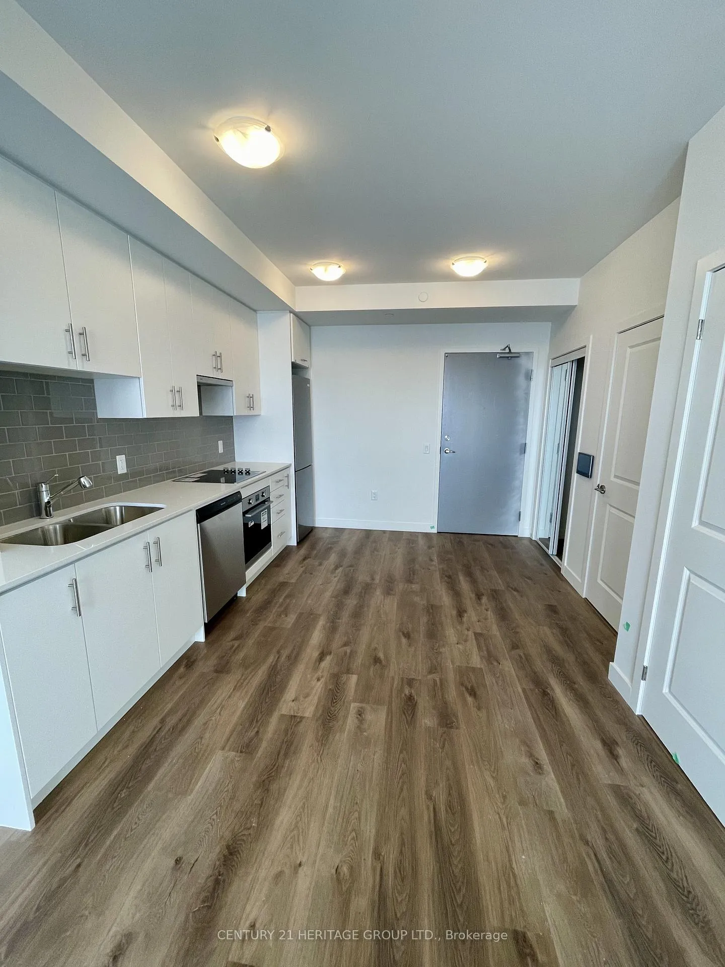 Photo 2 of Unit 914, 461 Green Road, Hamilton, Lakeshore — HOMEH