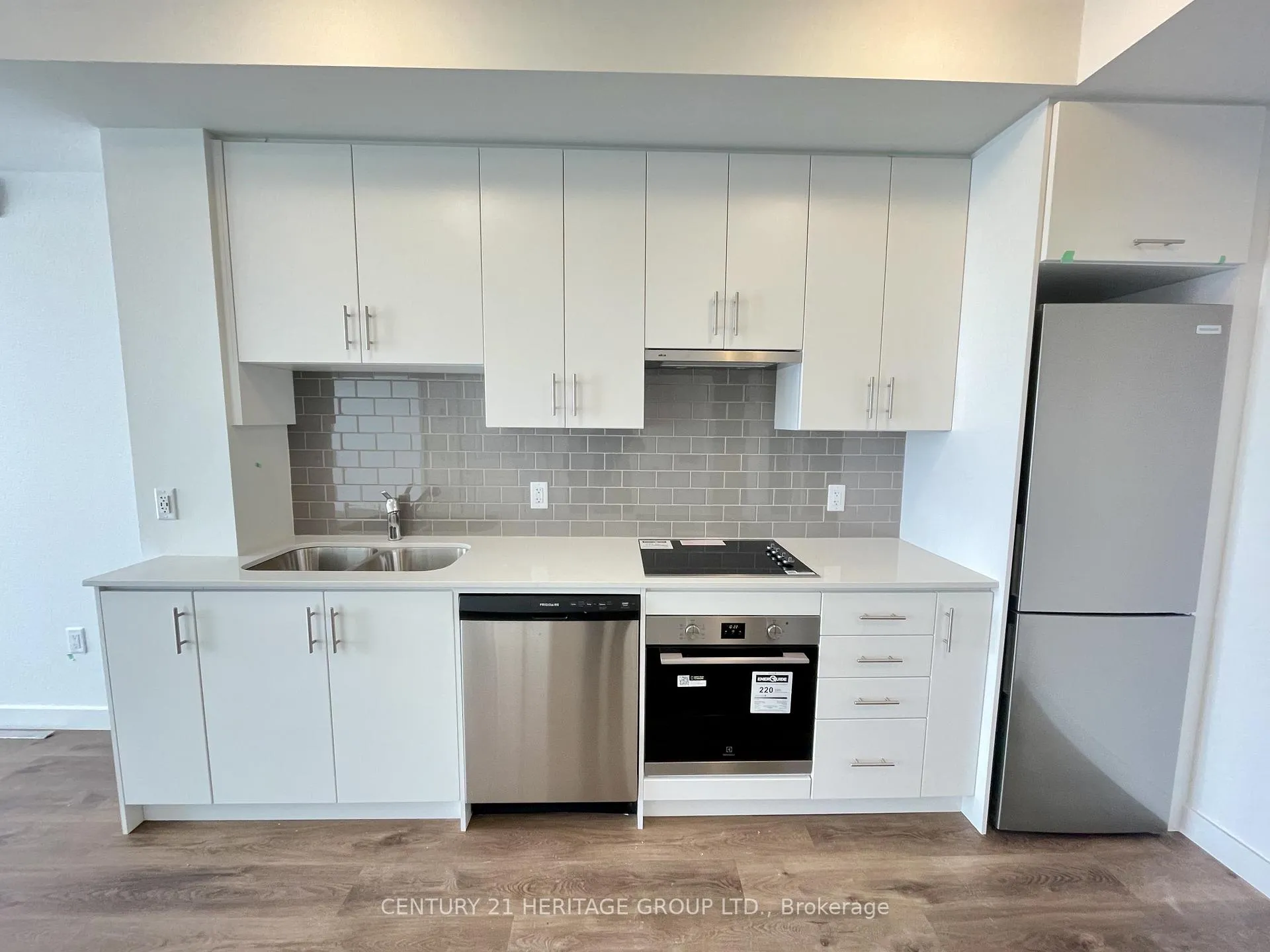 Photo 3 of Unit 914, 461 Green Road, Hamilton, Lakeshore — HOMEH