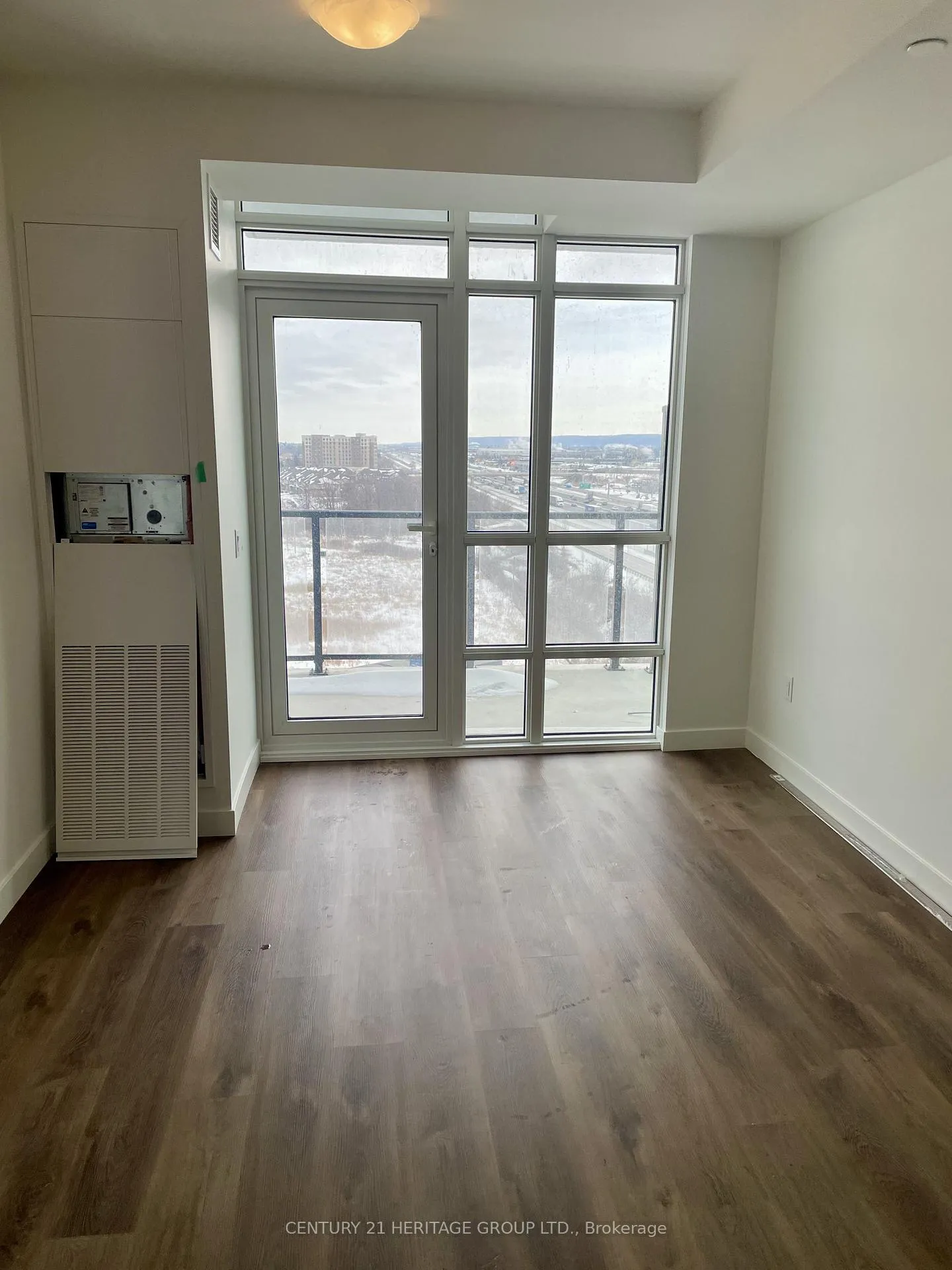 Photo 5 of Unit 914, 461 Green Road, Hamilton, Lakeshore — HOMEH