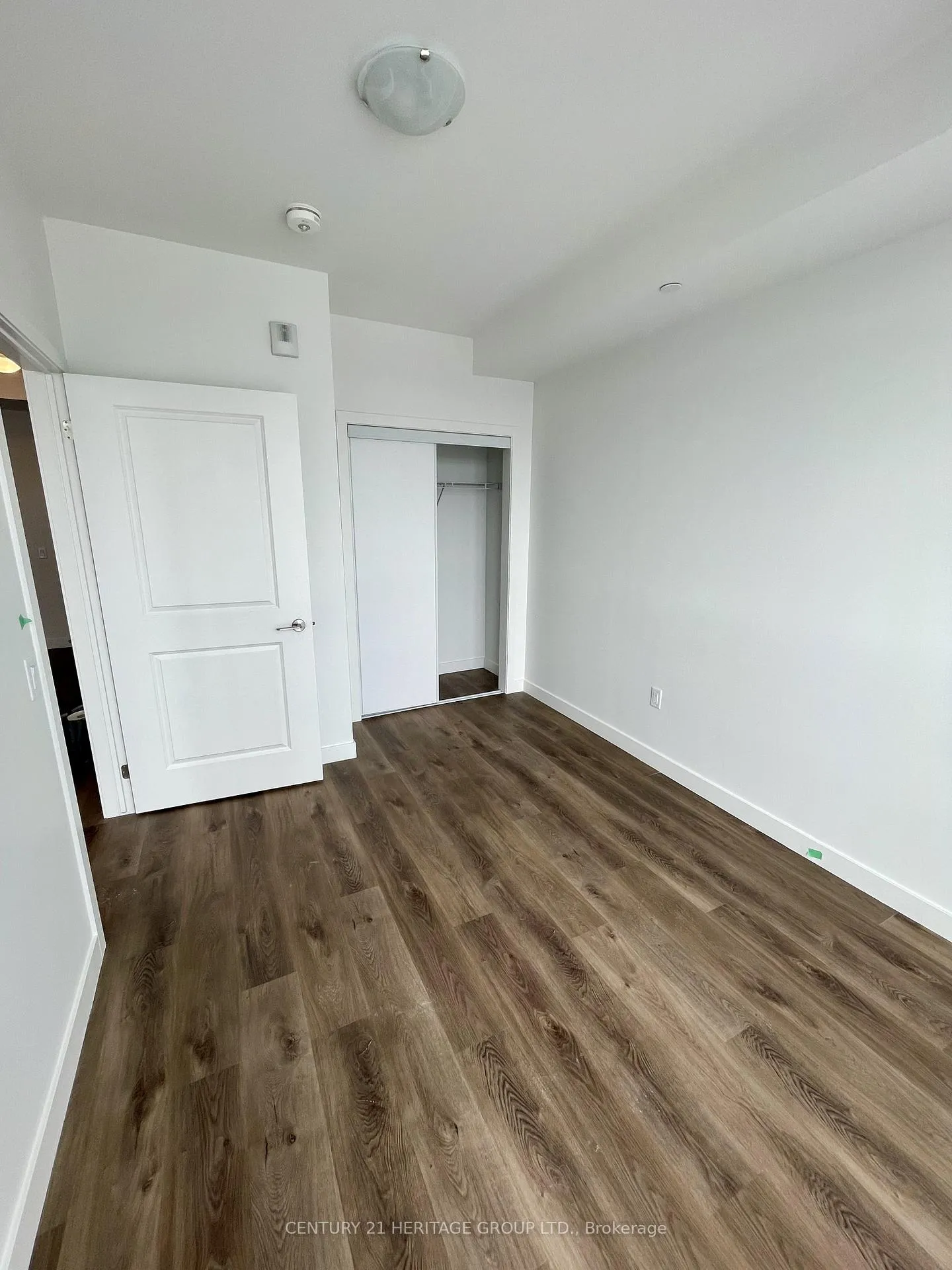 Photo 8 of Unit 914, 461 Green Road, Hamilton, Lakeshore — HOMEH