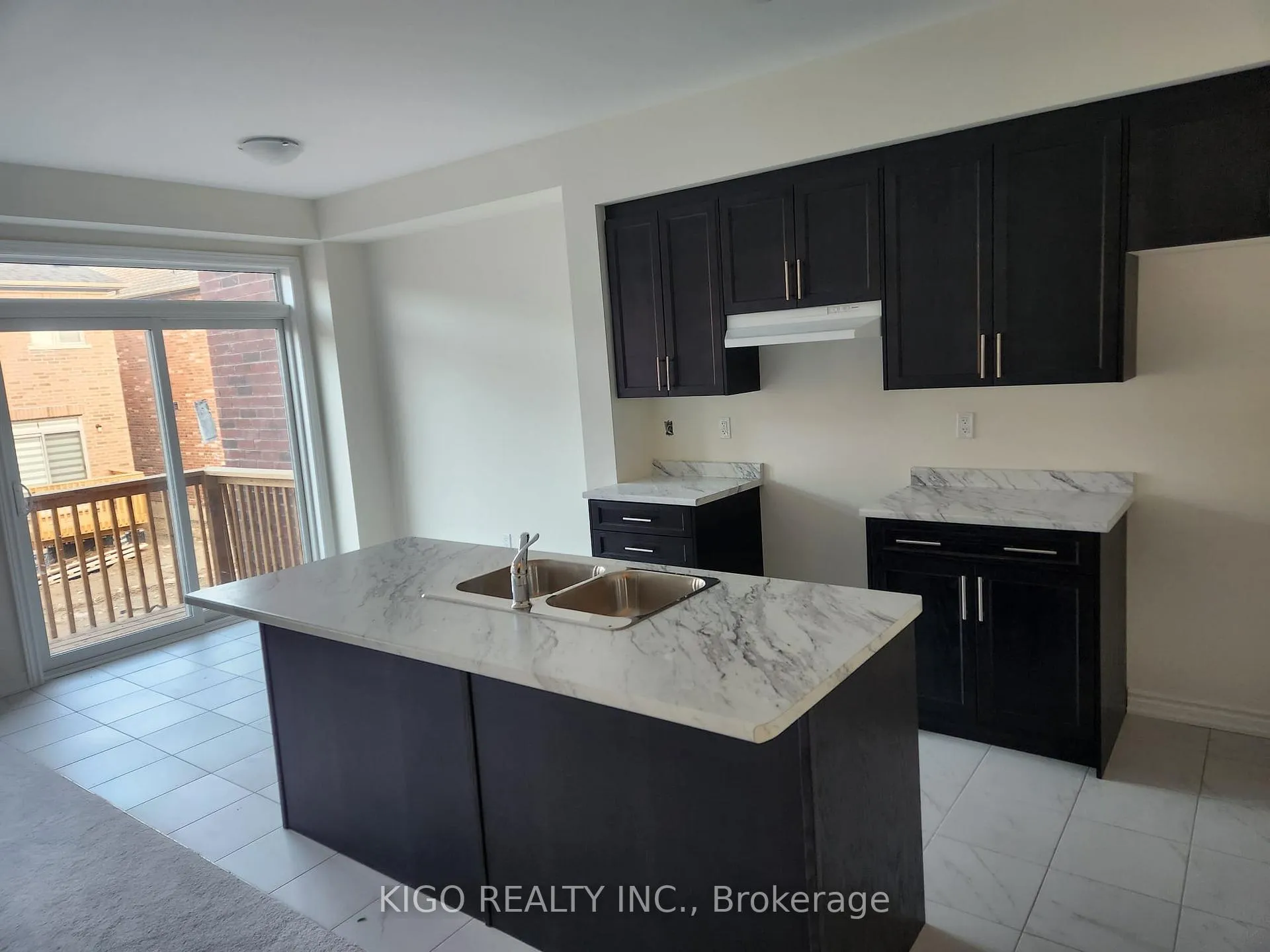 Photo 3 of 93 North Garden Boulevard, Scugog, Port Perry — HOMEH