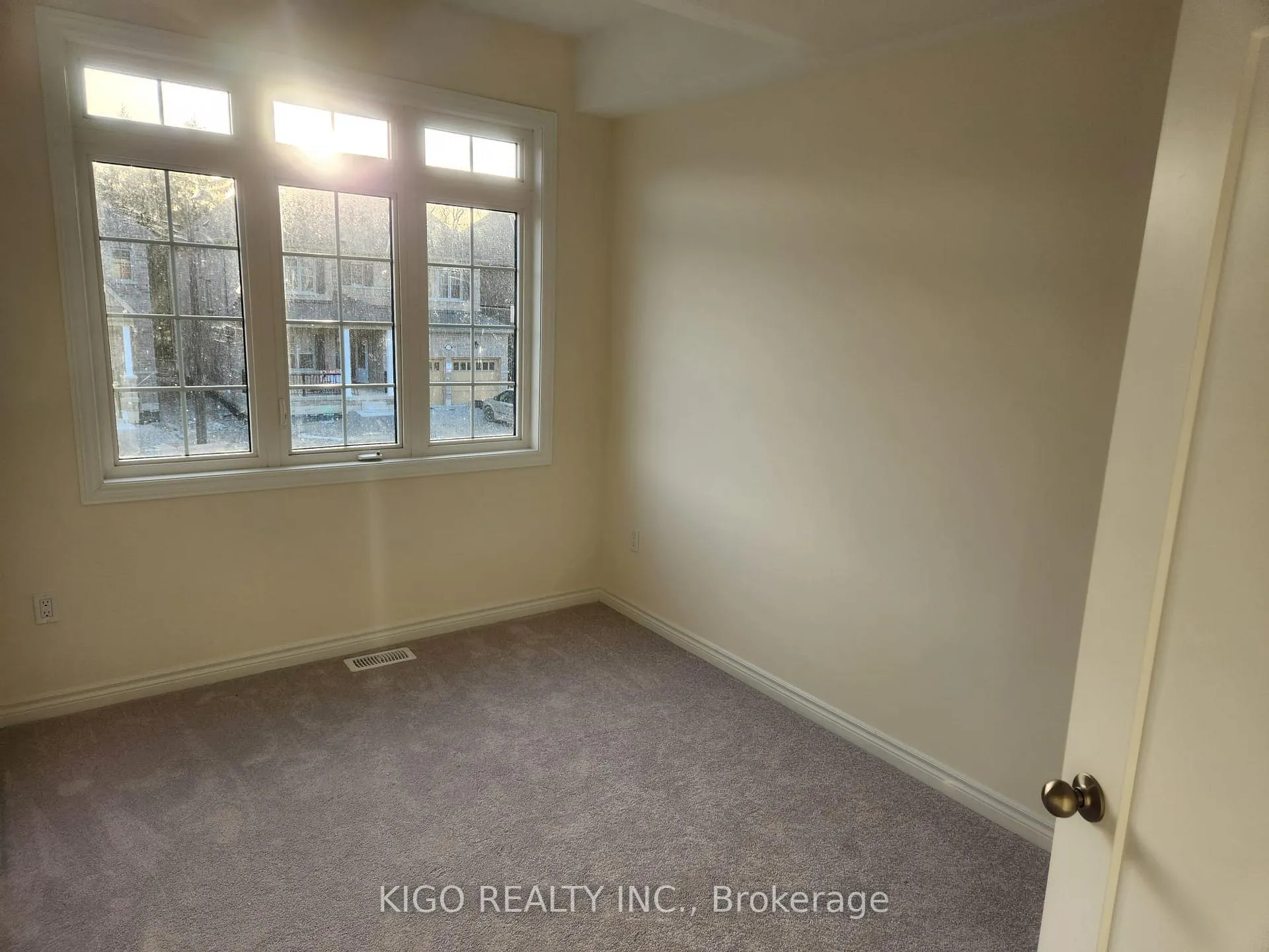 Photo 6 of 93 North Garden Boulevard, Scugog, Port Perry — HOMEH