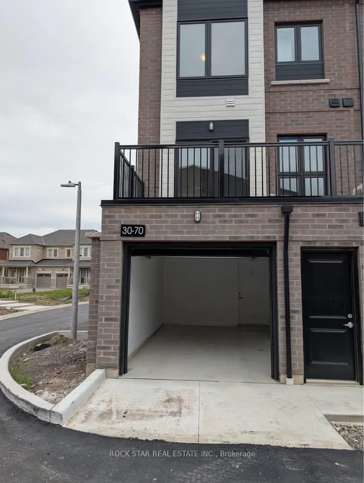 Photo 2 of Unit 30, 70 Kenesky Drive, Hamilton, Waterdown — HOMEH