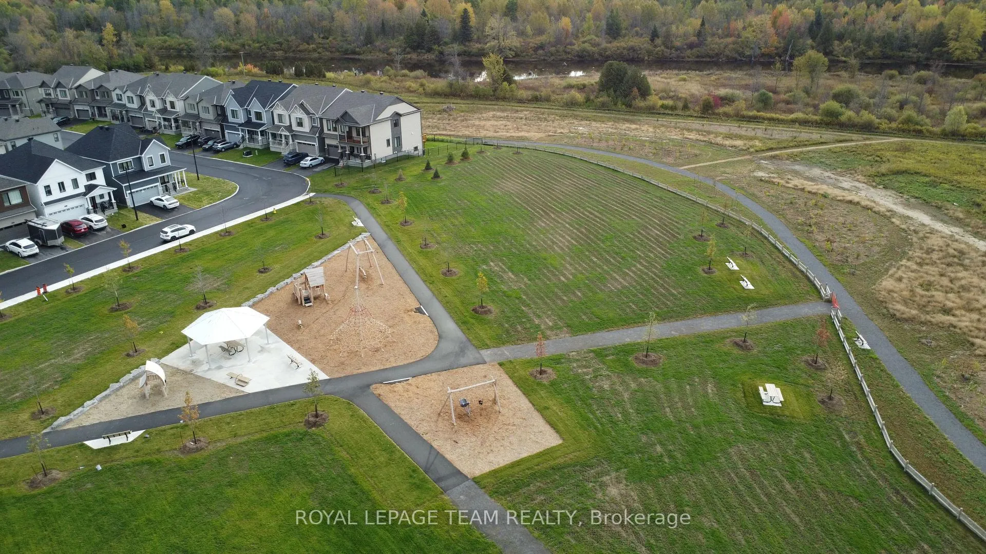Photo 32 of 1038 Charolais Place, Ottawa, Goulbourn Twp From Franktown Rd/South To Rideau — HOMEH