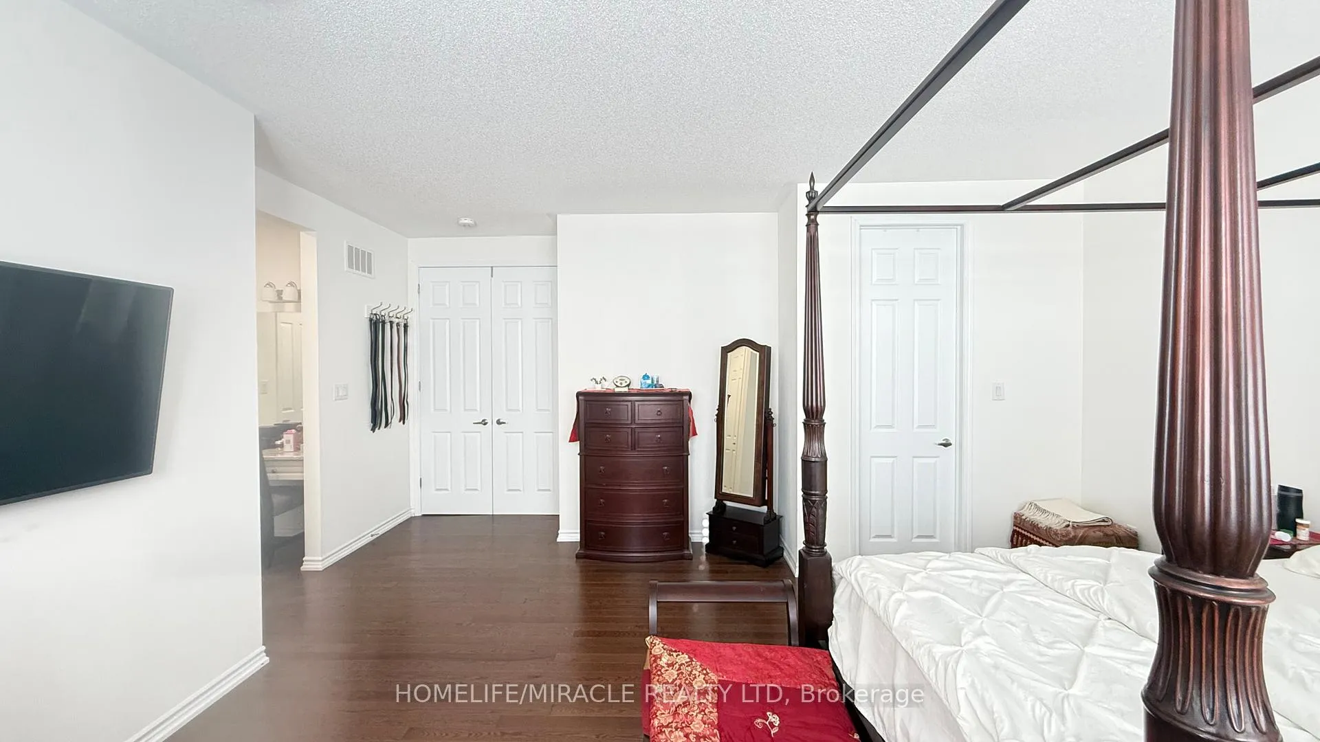 Photo 5 of 1370 rose Way, Milton, Cobban — HOMEH