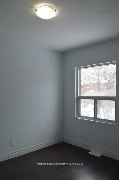 Photo 5 of Unit Main upper, 3 Strode Drive, Scarborough, Eglinton East — HOMEH