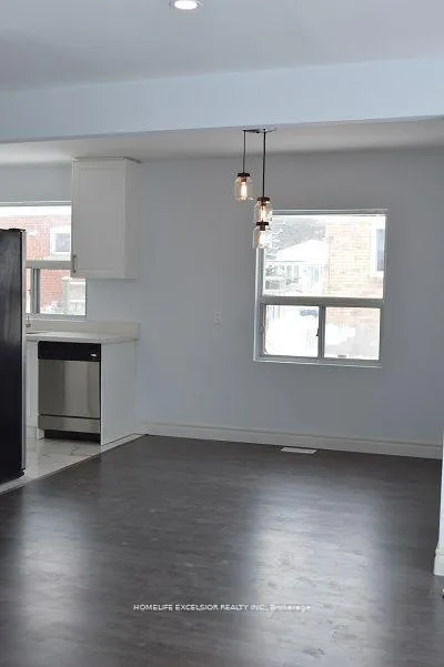 Photo 9 of Unit Main upper, 3 Strode Drive, Scarborough, Eglinton East — HOMEH
