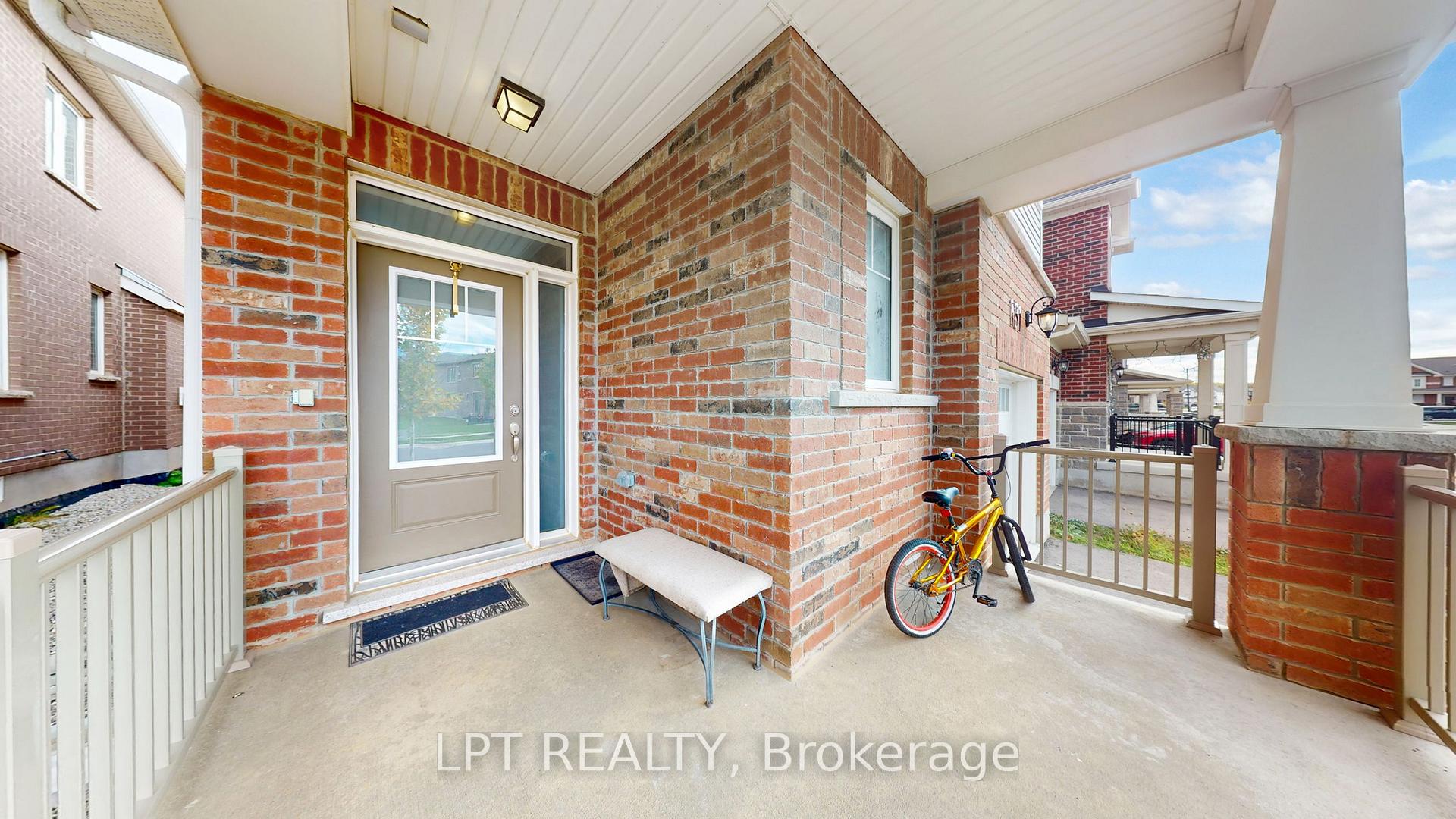 Photo 4 of 131 Histand Trail, Kitchener — HOMEH