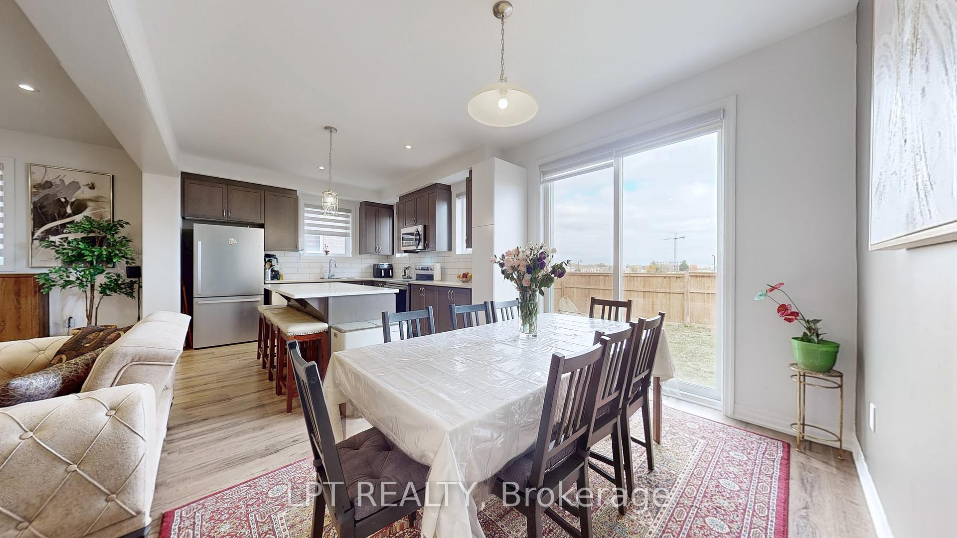 Photo 15 of 131 Histand Trail, Kitchener — HOMEH