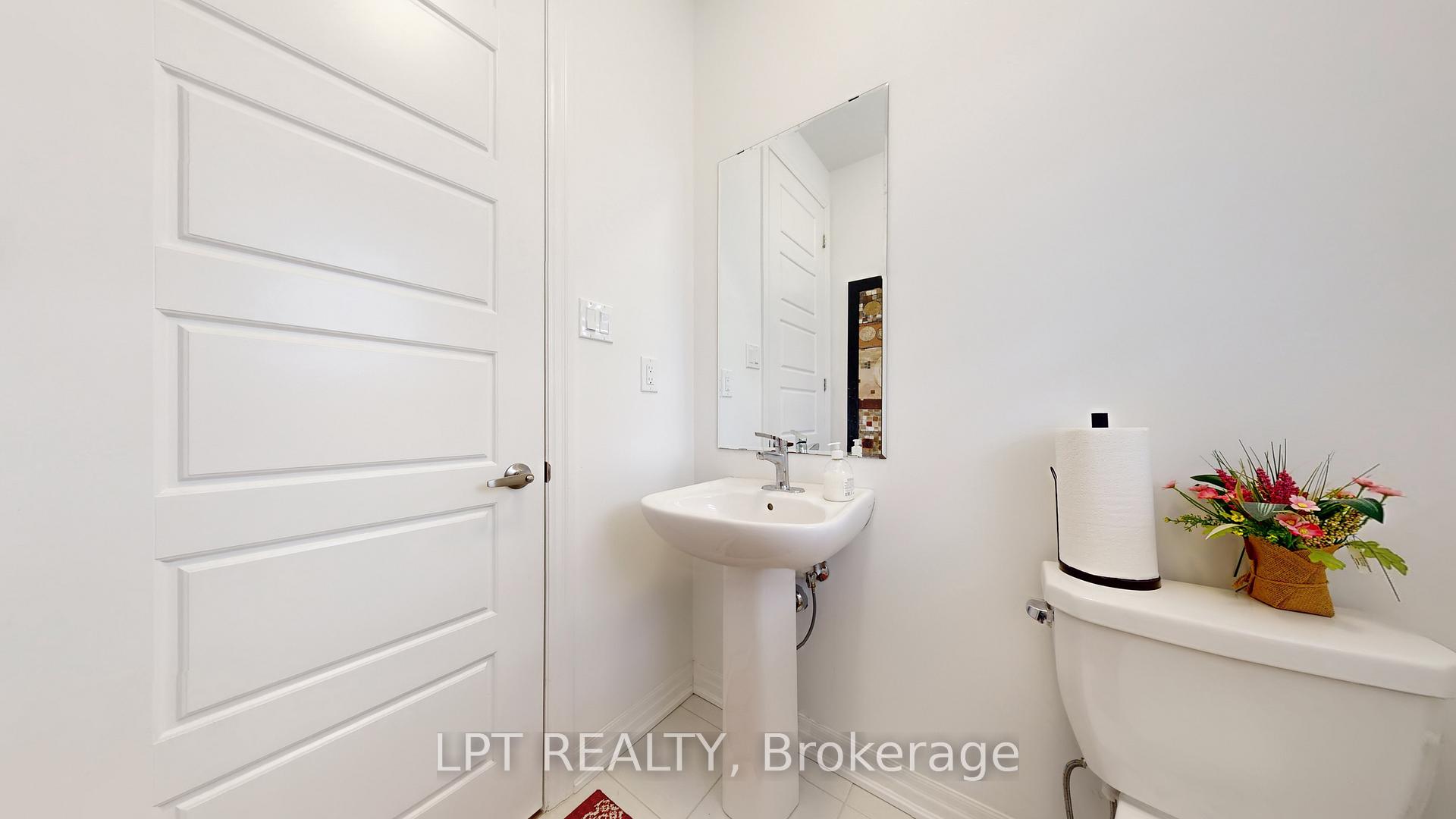 Photo 18 of 131 Histand Trail, Kitchener — HOMEH