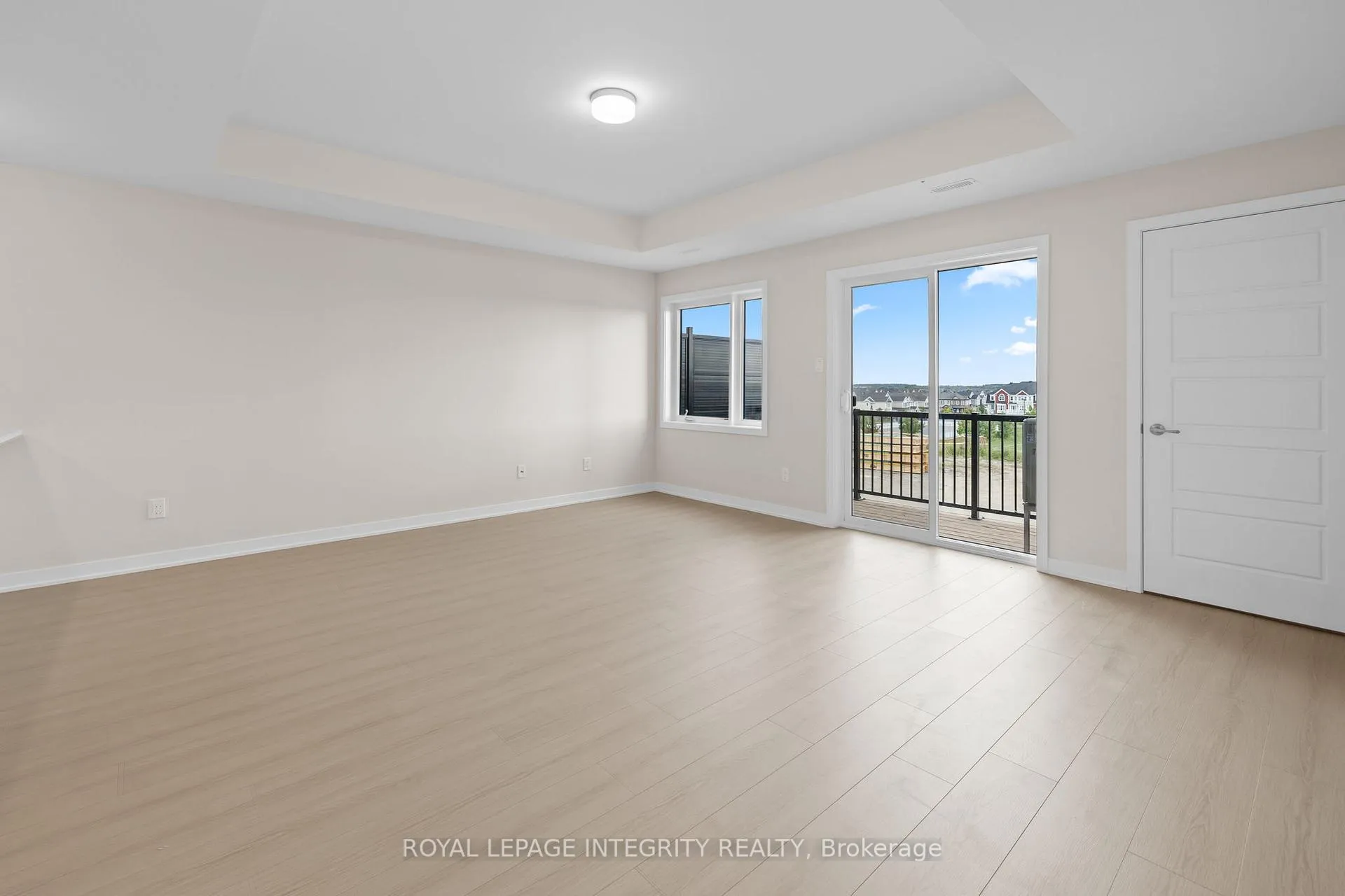 Photo 3 of 523 Celestine Private, Ottawa, Barrhaven - Half Moon Bay — HOMEH