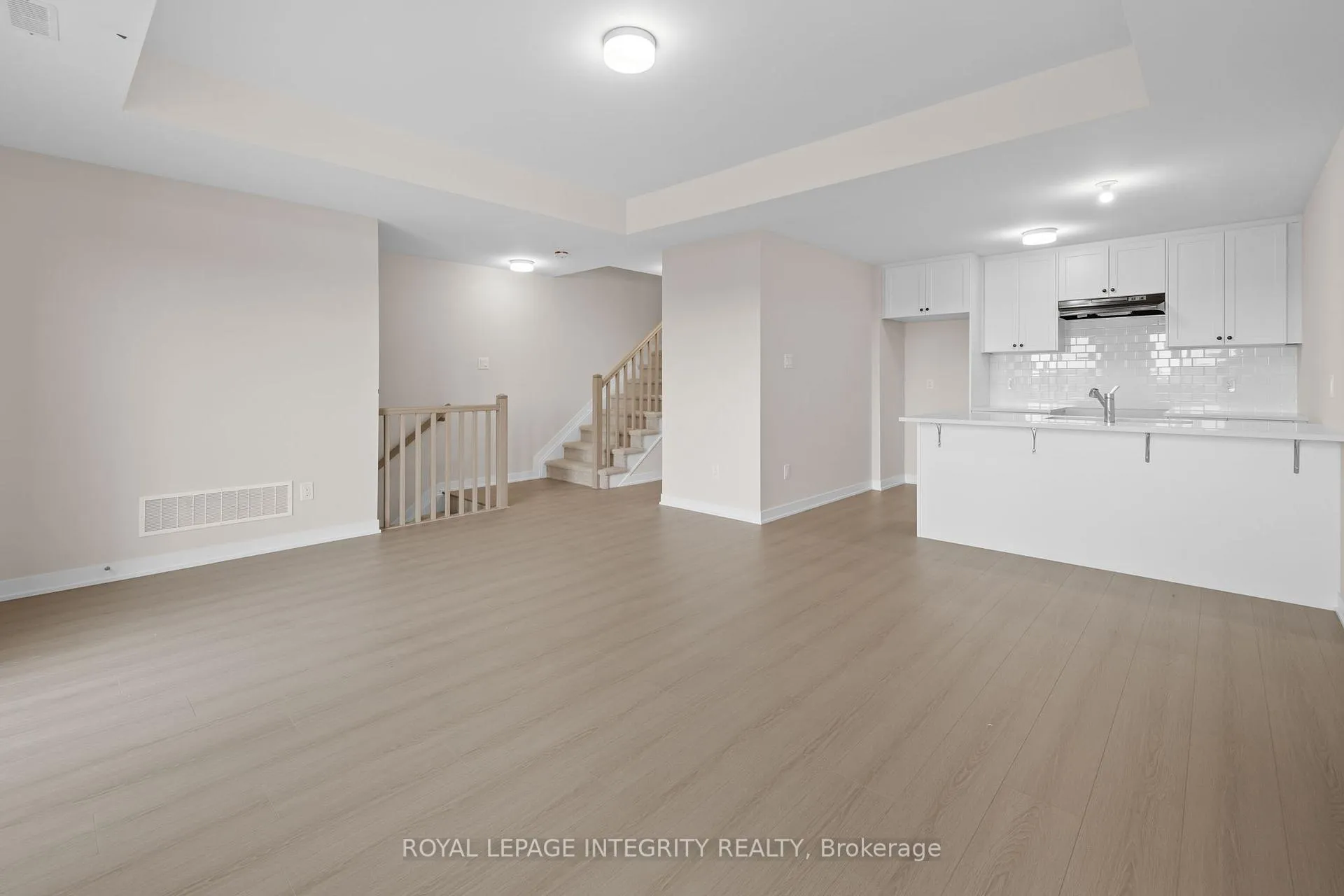 Photo 5 of 523 Celestine Private, Ottawa, Barrhaven - Half Moon Bay — HOMEH