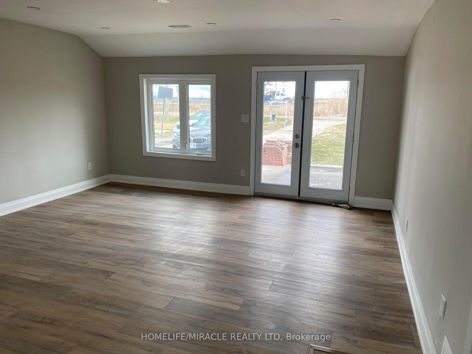 Photo 1 of Unit B, 130 Davis Road, King, Rural King — HOMEH
