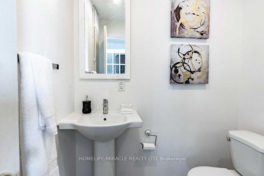 Photo 5 of Unit B, 130 Davis Road, King, Rural King — HOMEH