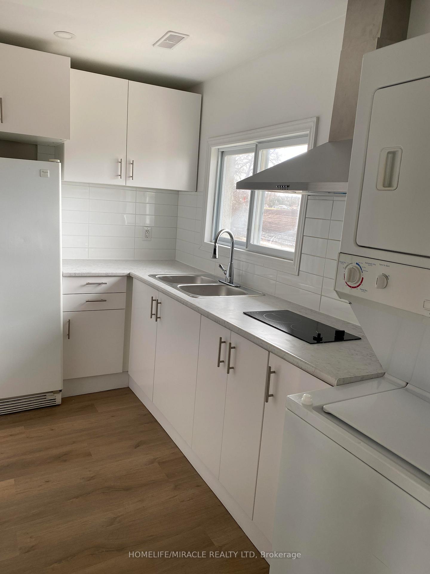 Photo 6 of Unit B, 130 Davis Road, King, Rural King — HOMEH