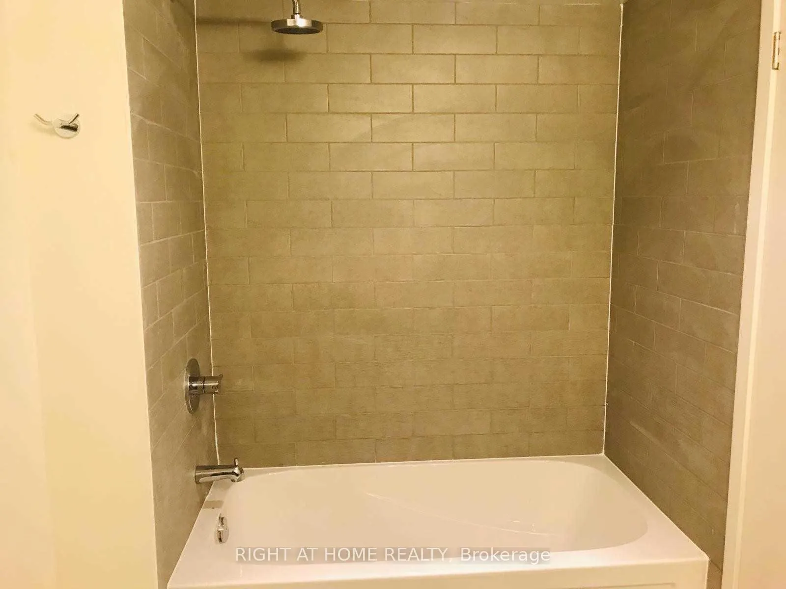 Photo 15 of Unit 16, 6 Sonic Way, Toronto, Flemingdon Park — HOMEH
